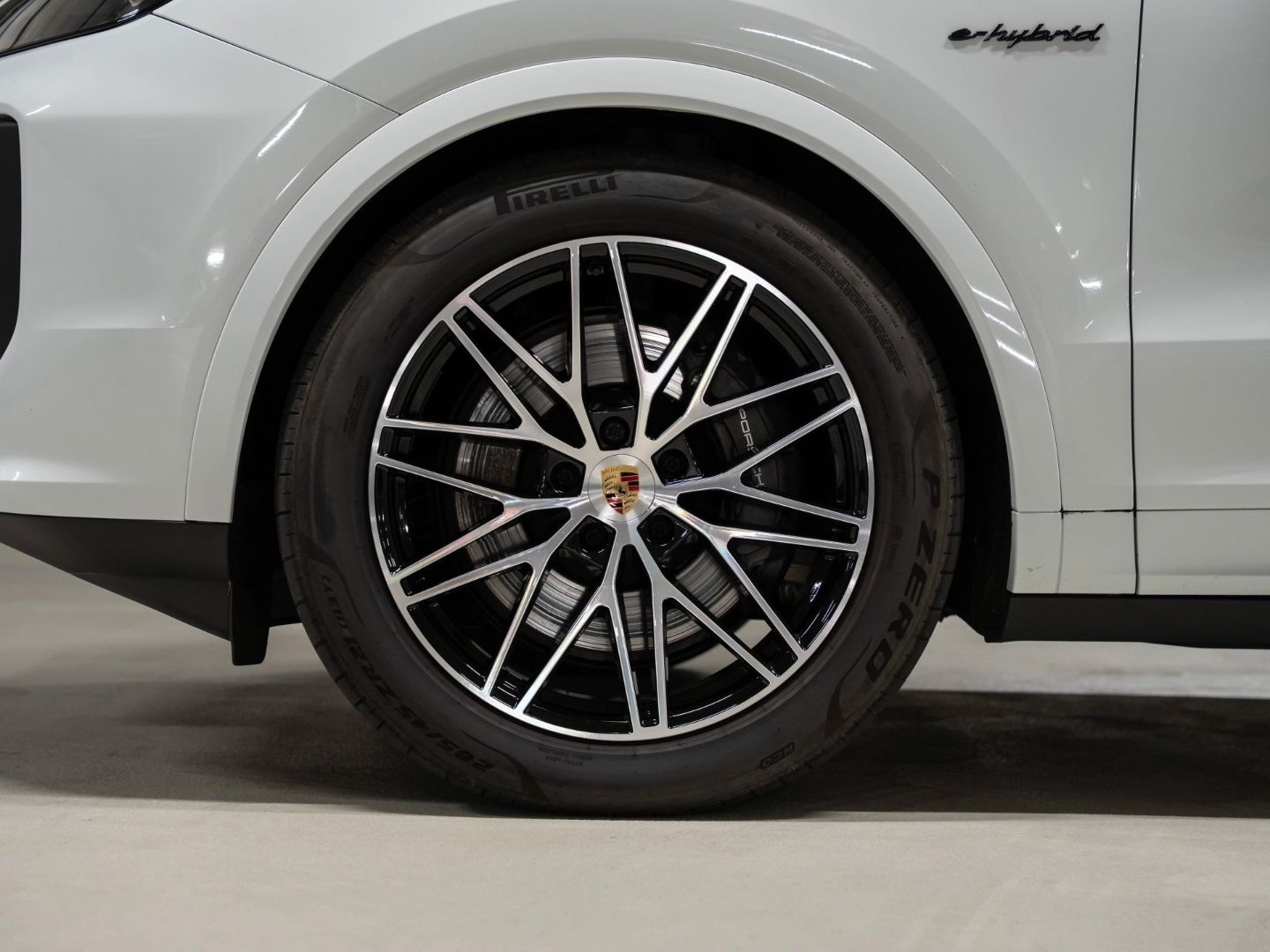 Porsche Cayenne E-Hybrid Beifahrerdisplay Massagesitze