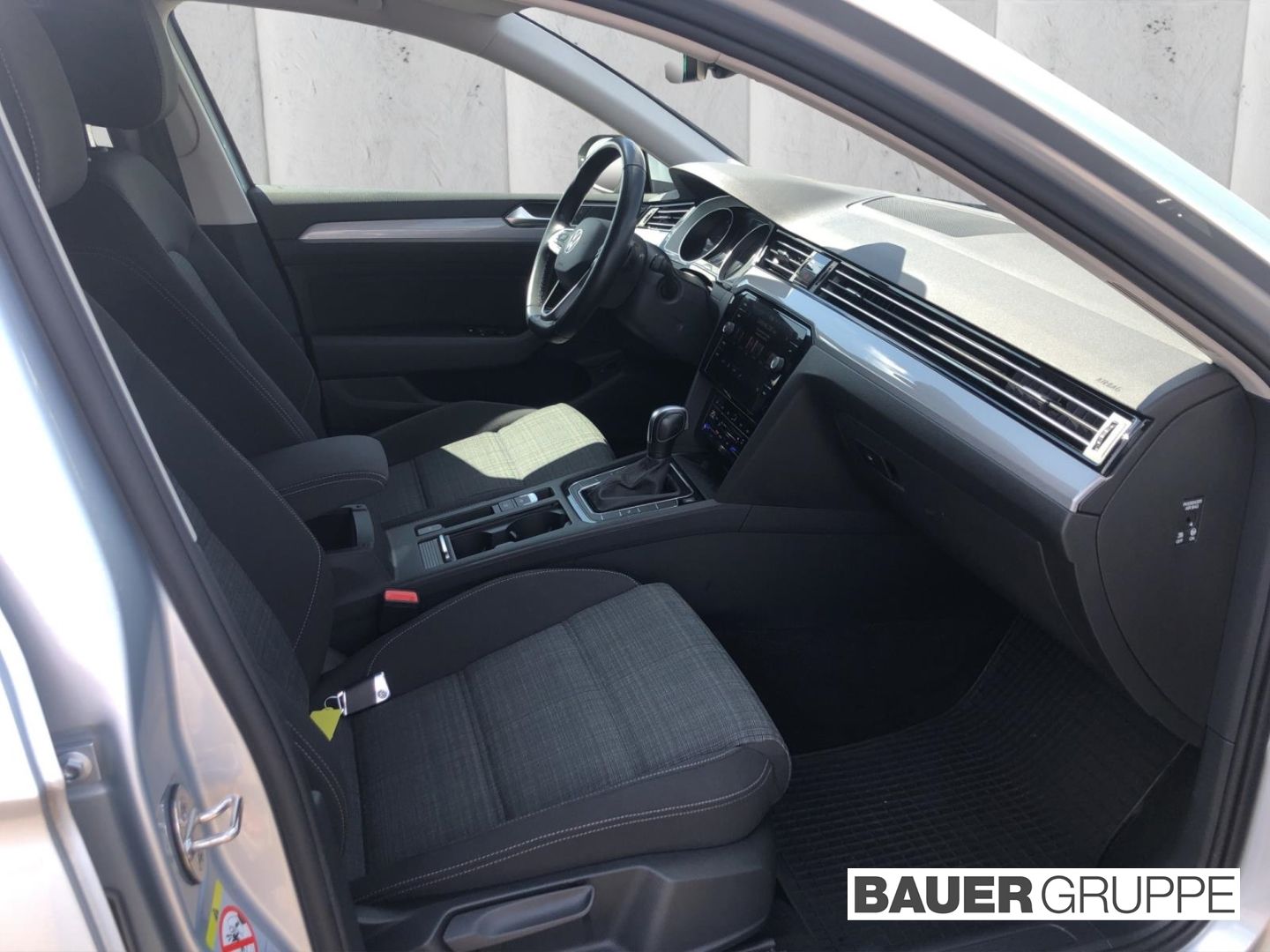 Volkswagen Passat Variant 2.0 TDI - Samsaru's Car Outlet
