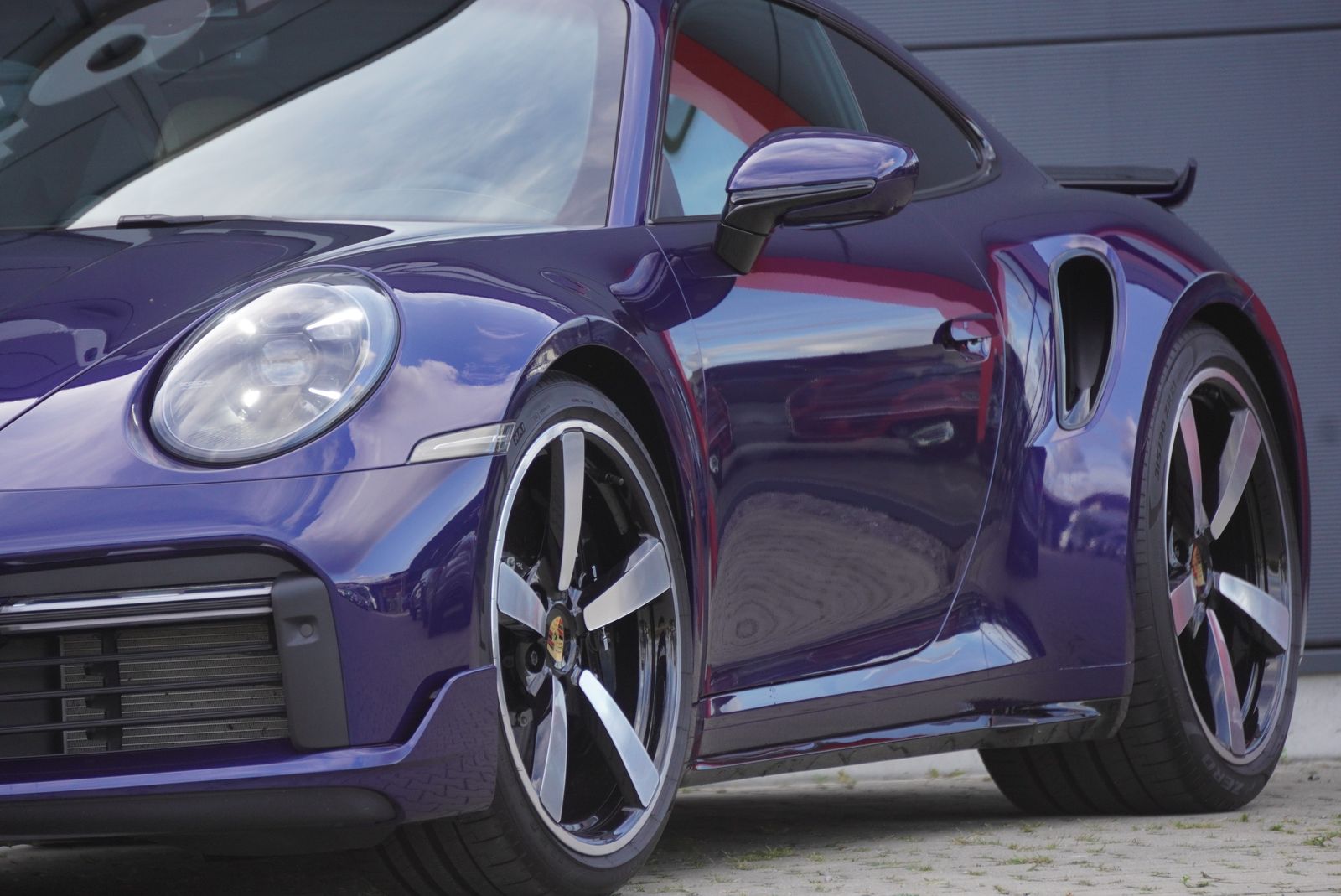 Porsche 992 Turbo S Sport Design - Samsaru's Car Outlet