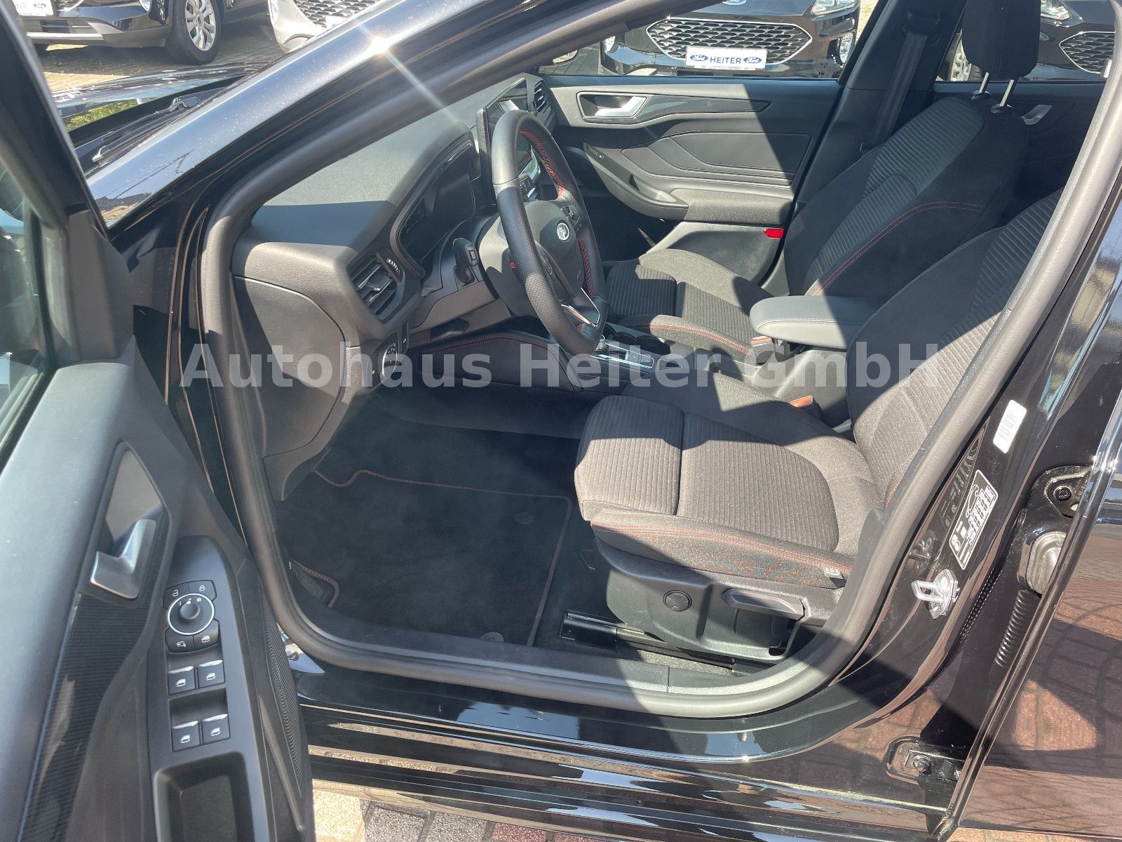 Ford Focus 1.5 EB Aut.ST-Line X / ACC+Matrix+e.Klappe
