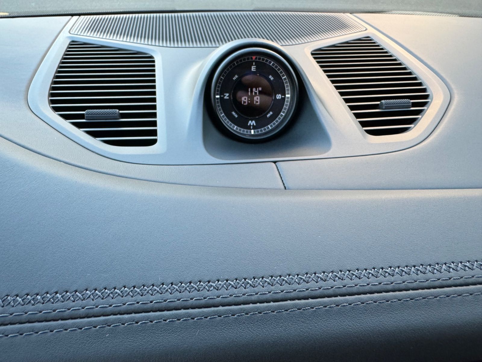 Porsche E-HYBRID|-9%LP|SPORTDESIGN|SPORTABGAS|CARBON|