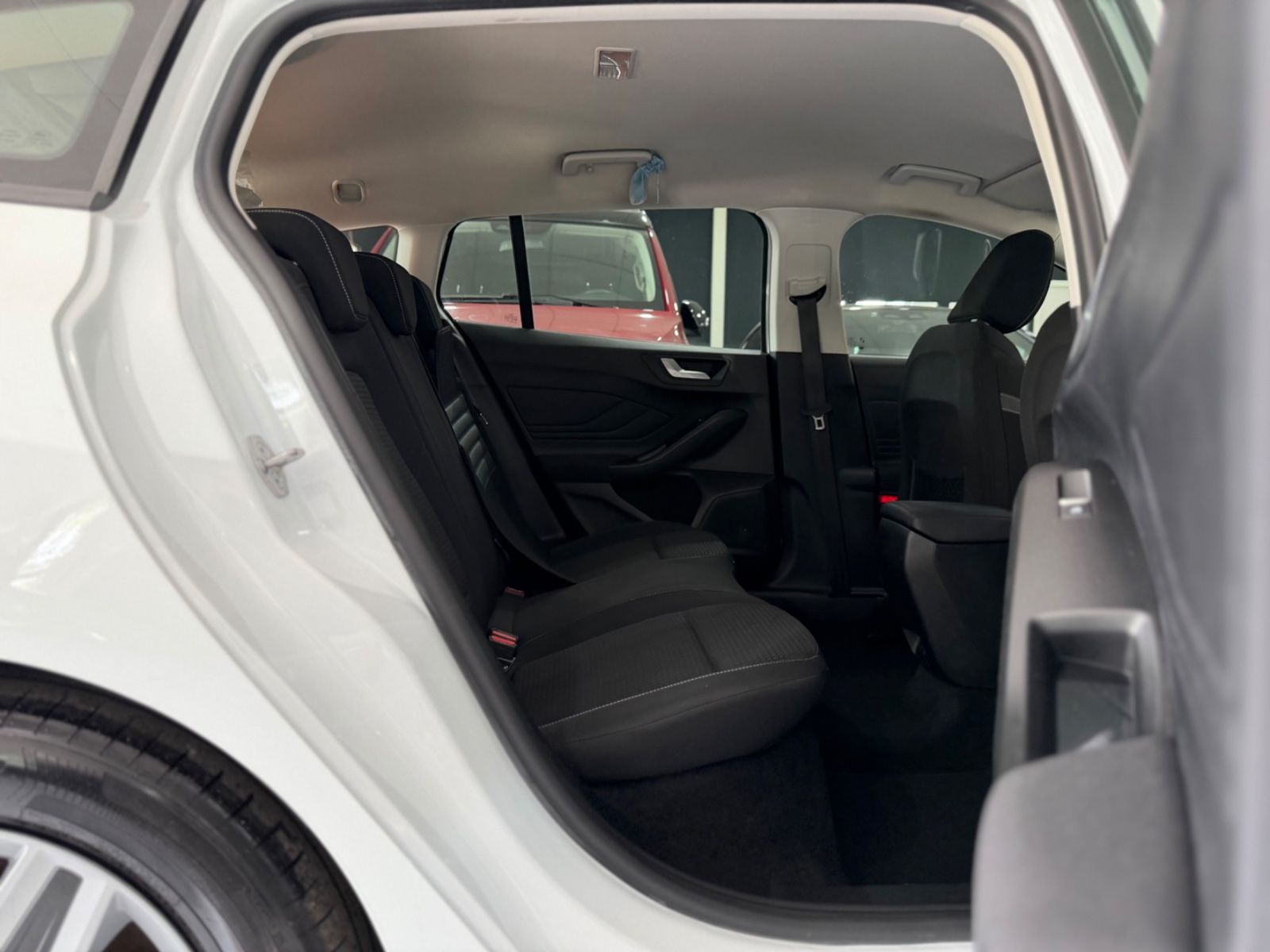 Ford Focus Turnier C&C*AUTOMATIK*KAMERA*TOT-W*ACC*