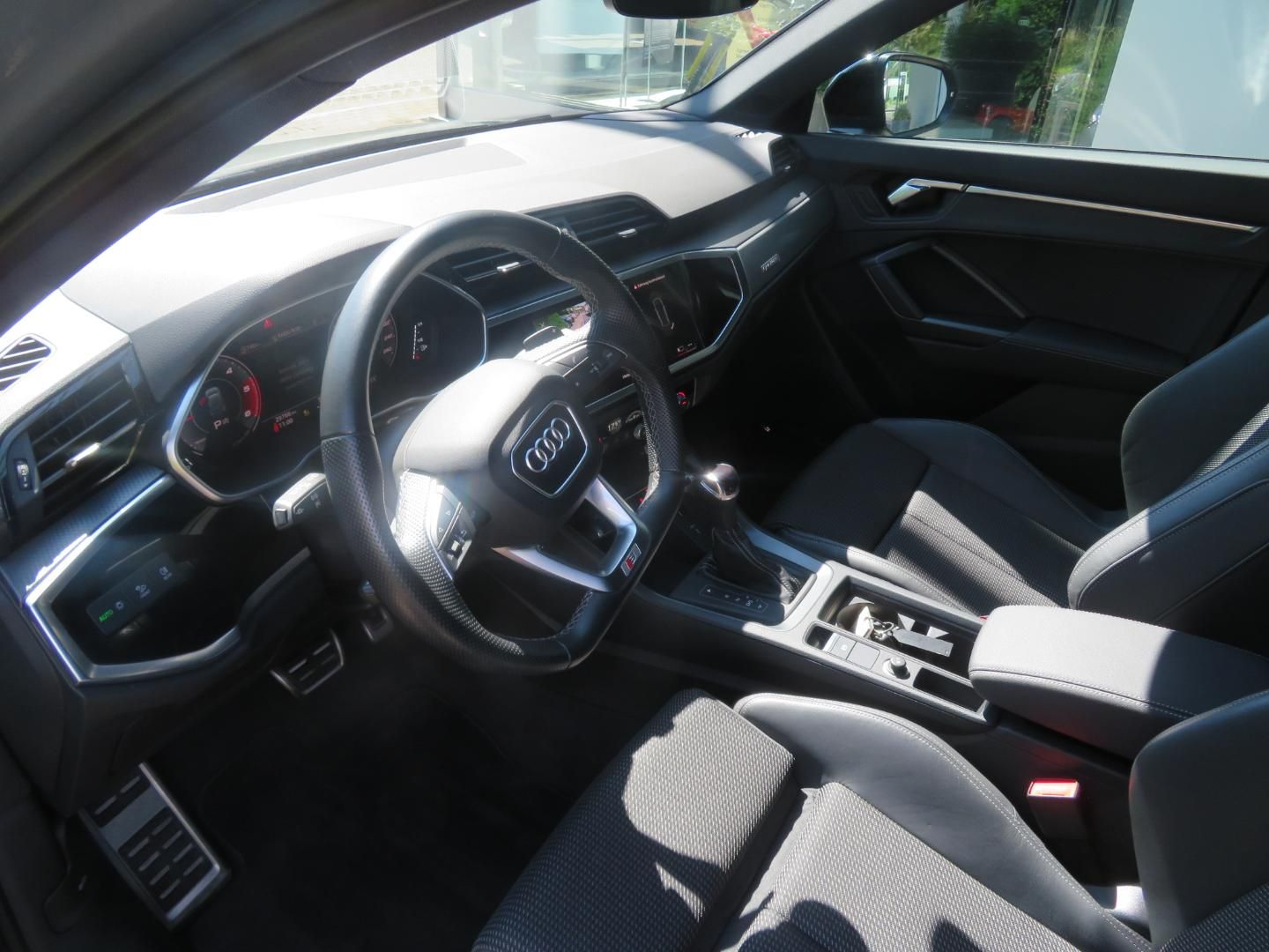Audi Q3 S line 35 TDI Quattro S-Tronic - Samsaru's Car Outlet