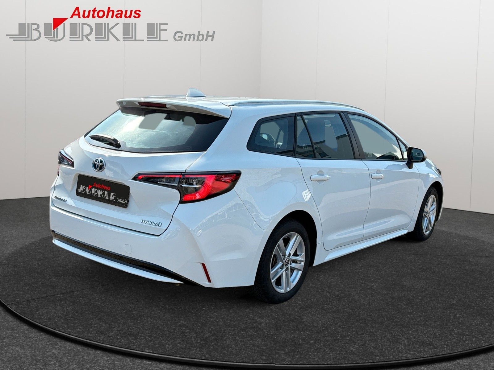 Toyota Corolla Touring Sports Hybrid Business Edition - Samsaru's Car Outlet