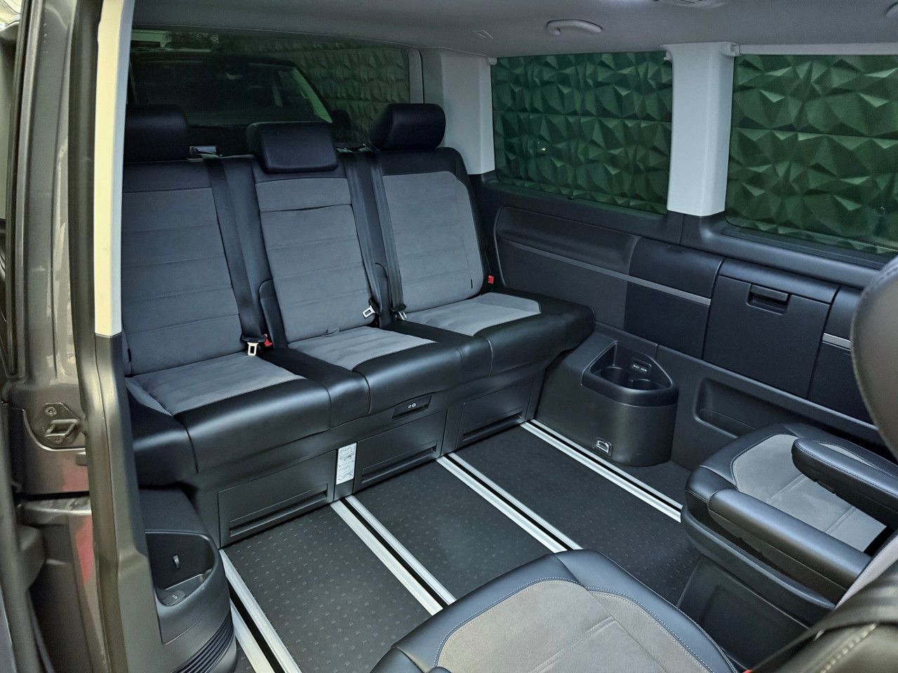 Volkswagen T6.1 Multivan 2.0 TDI DSG 4Motion - Samsaru's Car Outlet