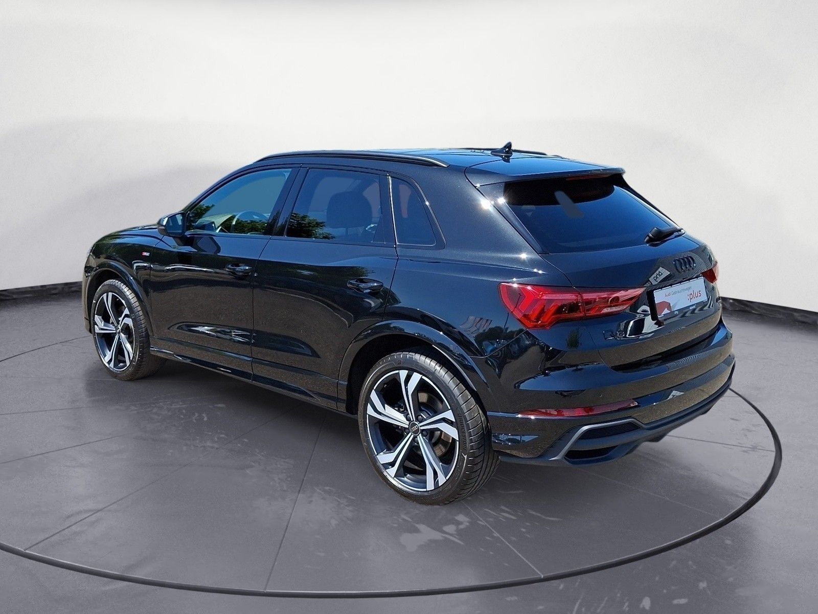 Audi Q3 40TDI quattro S tronic S line AHK ACCAssist M