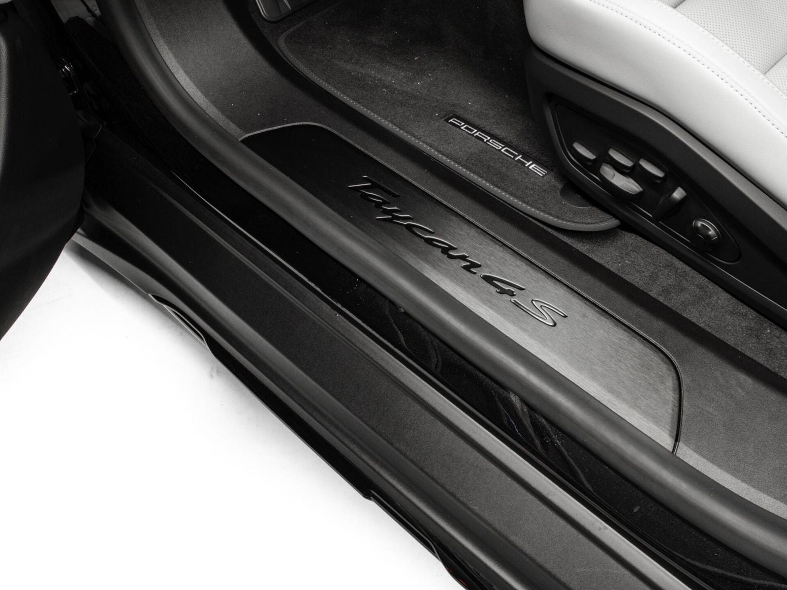 Porsche Taycan 4S Cross Turismo