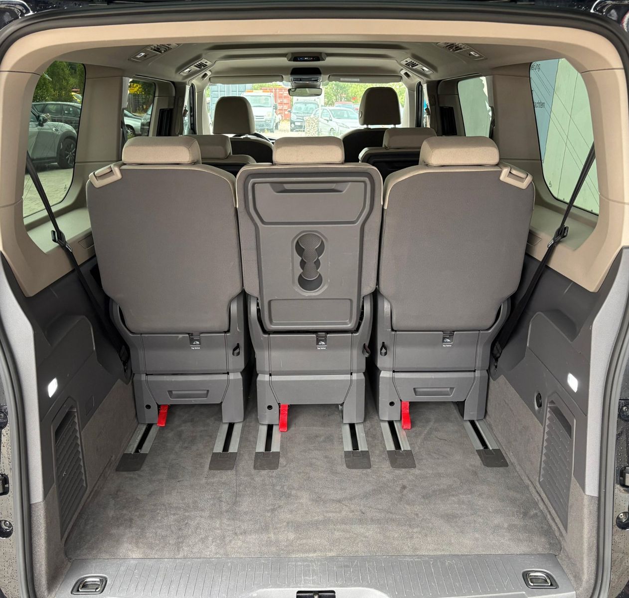 Volkswagen T7 Multivan 2.0TDI - Samsaru's Car Outlet
