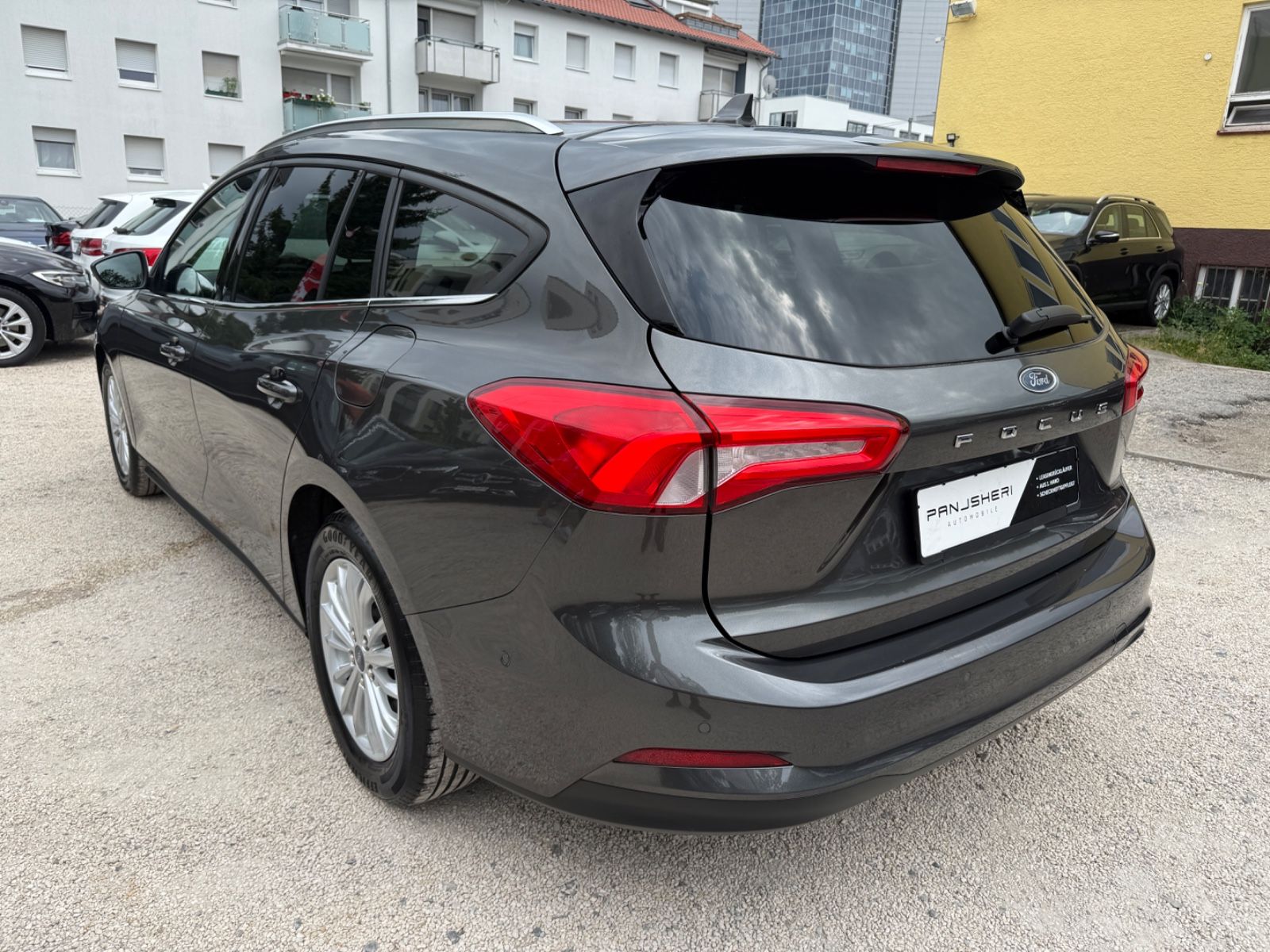 Ford Focus Turnier Aut Titanium - Samsaru's Car Outlet