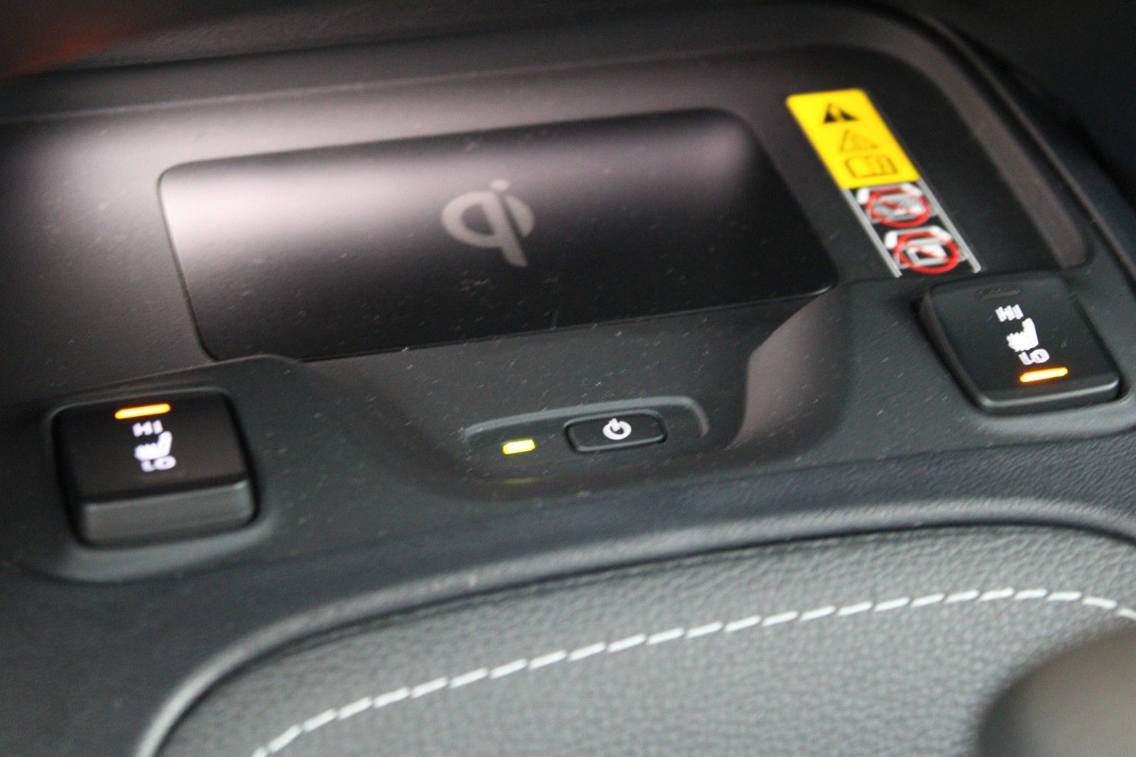Toyota Corolla 2.0 Hybrid Lounge - Samsaru's Car Outlet