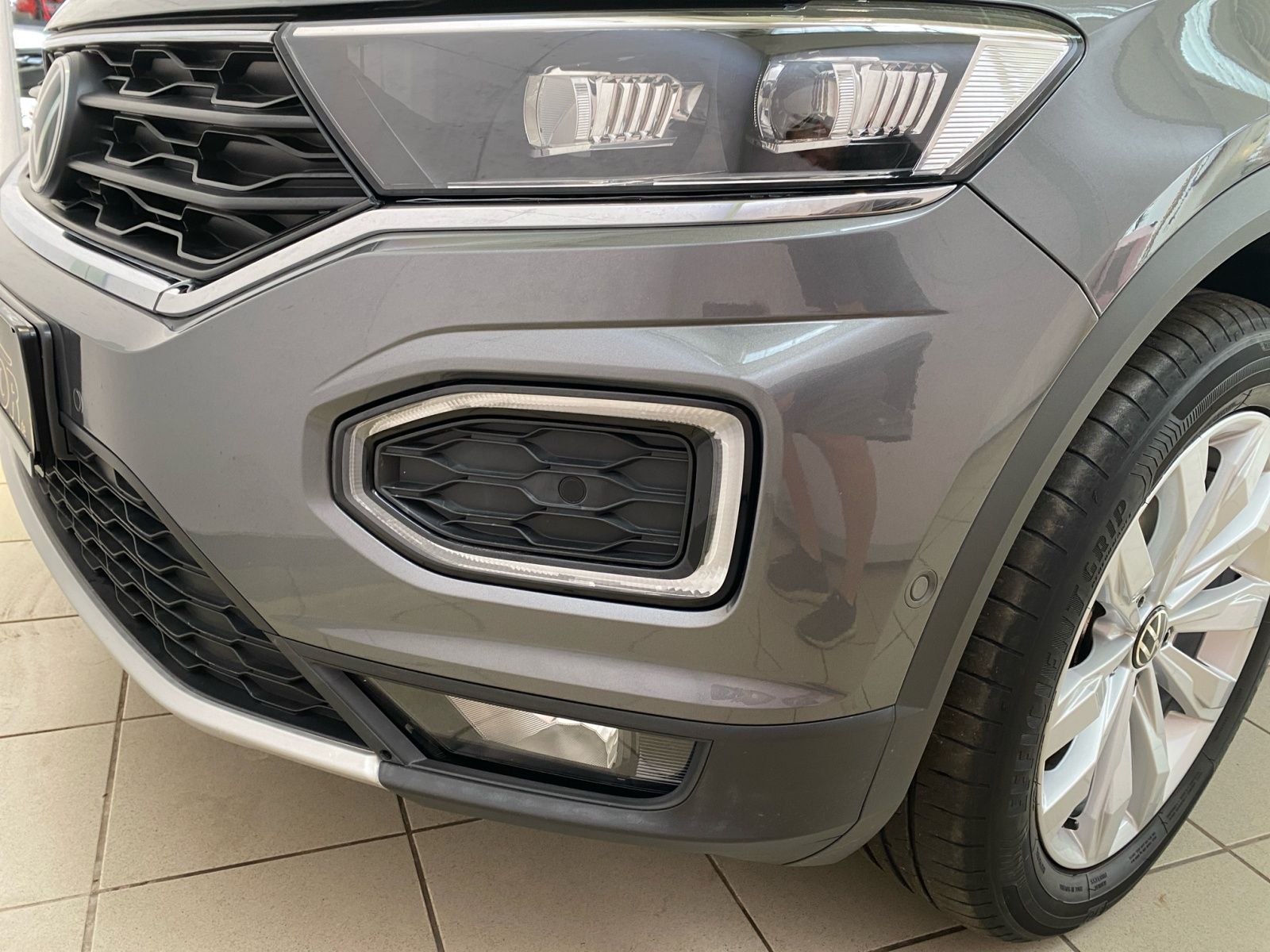 Volkswagen T-Roc Sport 1.5 TSI - Samsaru's Car Outlet