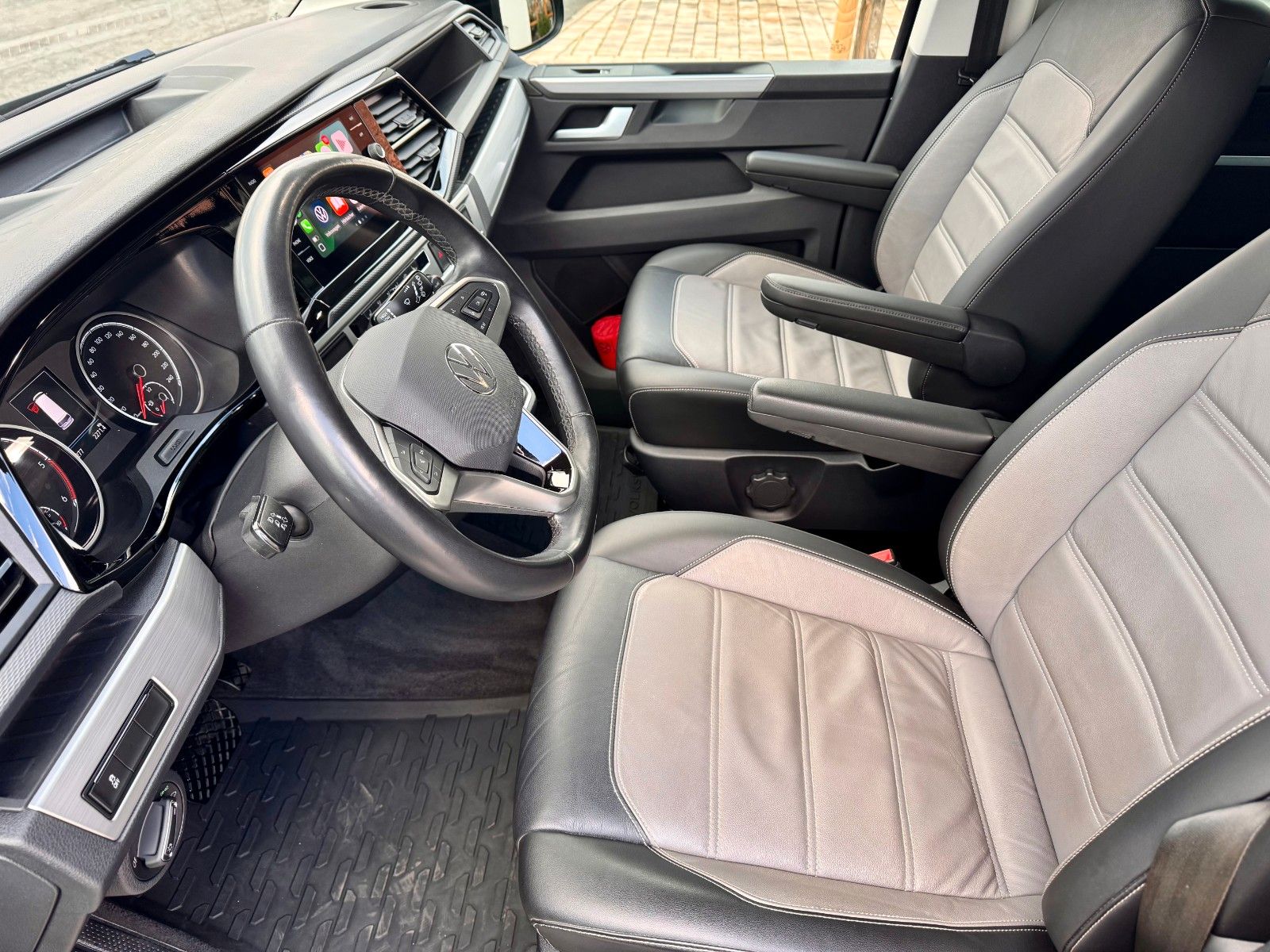 Volkswagen T6.1 Multivan 4Motion Black Beauty - Samsaru's Car Outlet