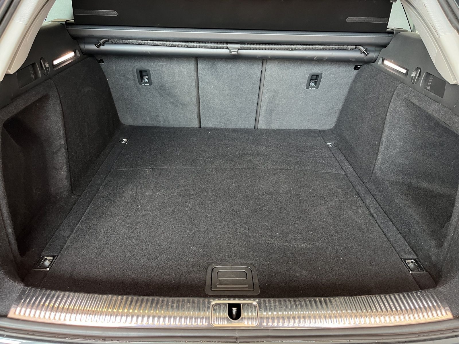 Audi A4 Avant 35 TDI S tronic - Samsaru's Car Outlet
