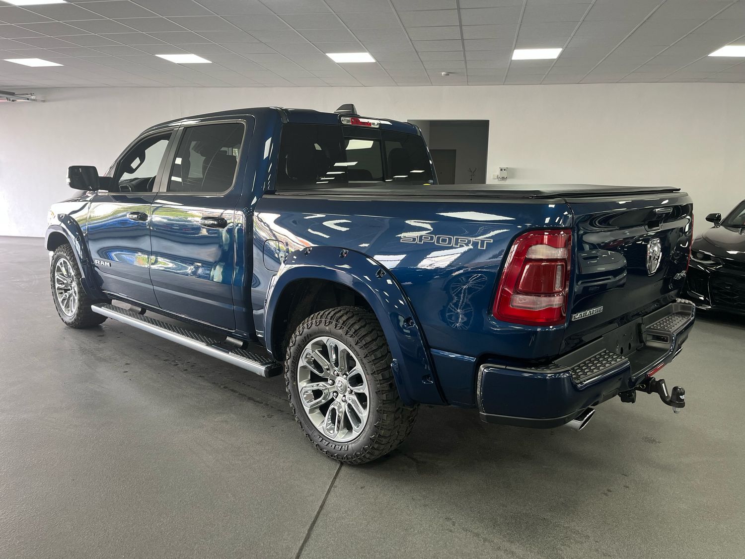 Dodge RAM 5,7l V8 *LARAMIE/12 Zoll Display/LED/AHK/SHZ