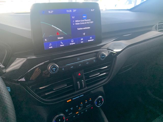 Ford Kuga FHEV GRAPHITE TECH EDITION 4x4 - Samsaru's Car Outlet