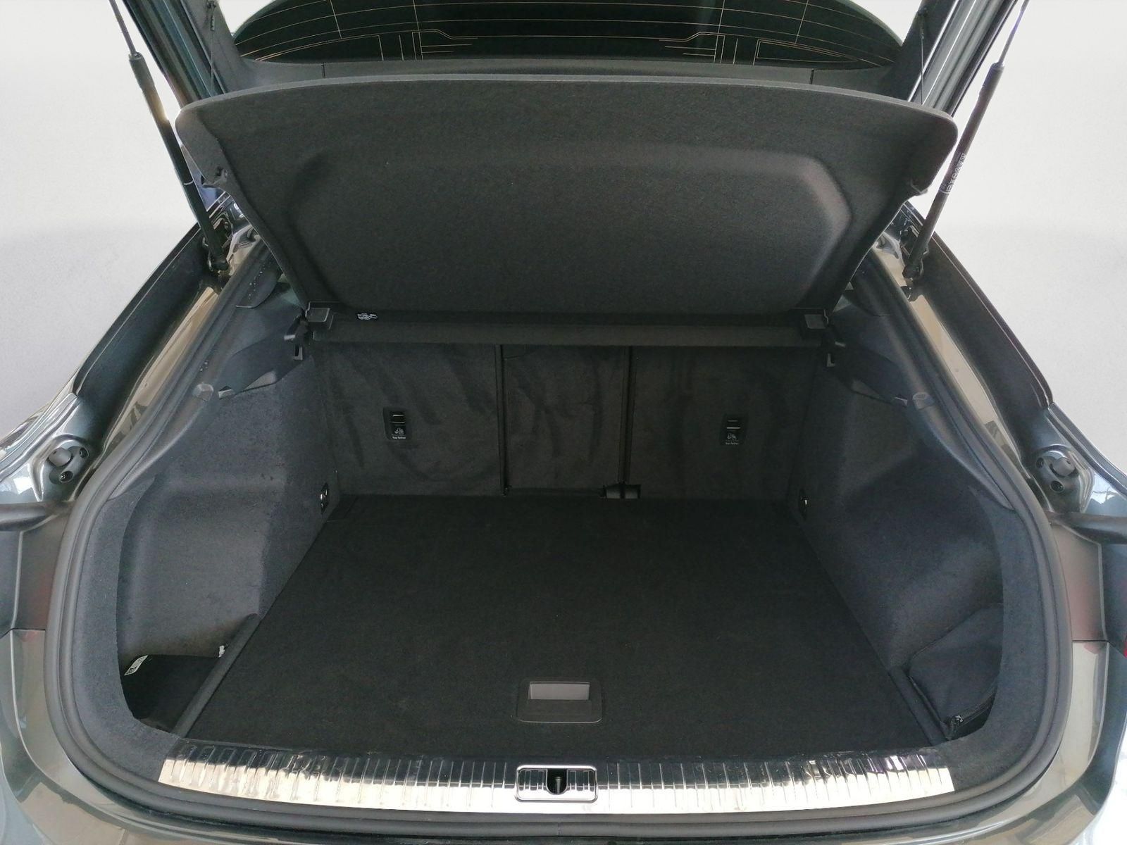 Audi Q3 Sportback S-LINE QUATTRO 40TFSI - Samsaru's Car Outlet