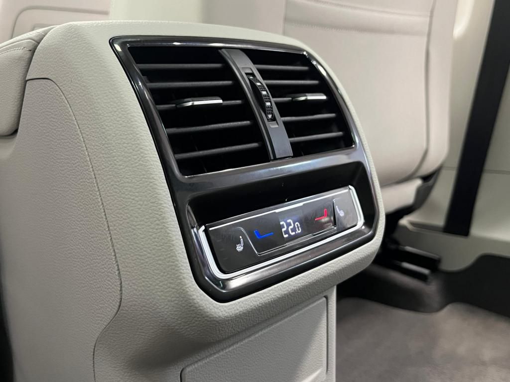 Volkswagen Passat 2.0 TSi R-line DSG - Samsaru's Car Outlet