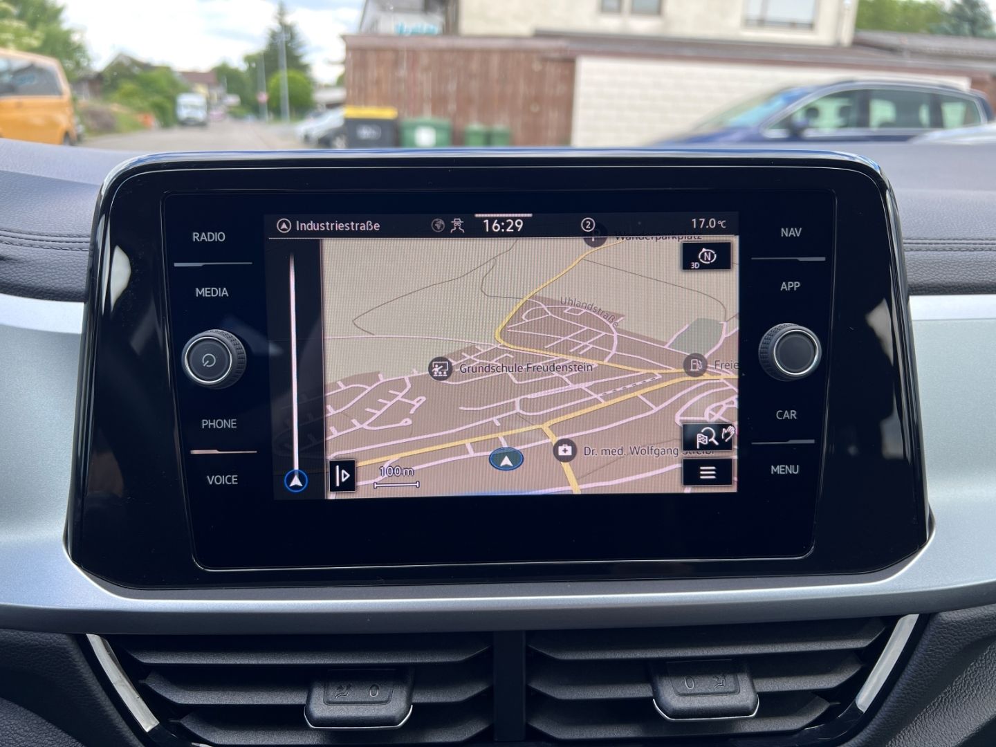 Volkswagen T-Roc 1.0TSI Life - Samsaru's Car Outlet