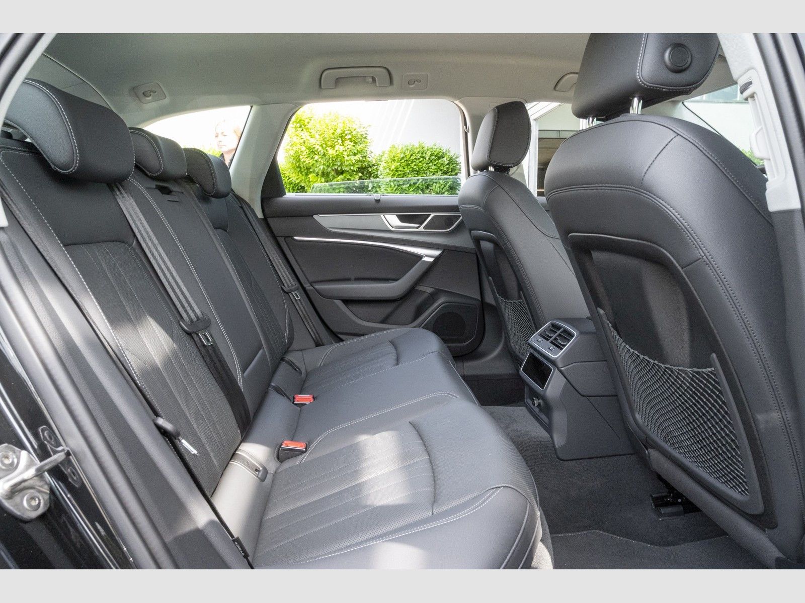 Audi A6 Avant 45 TFSI advanced - Samsaru's Car Outlet