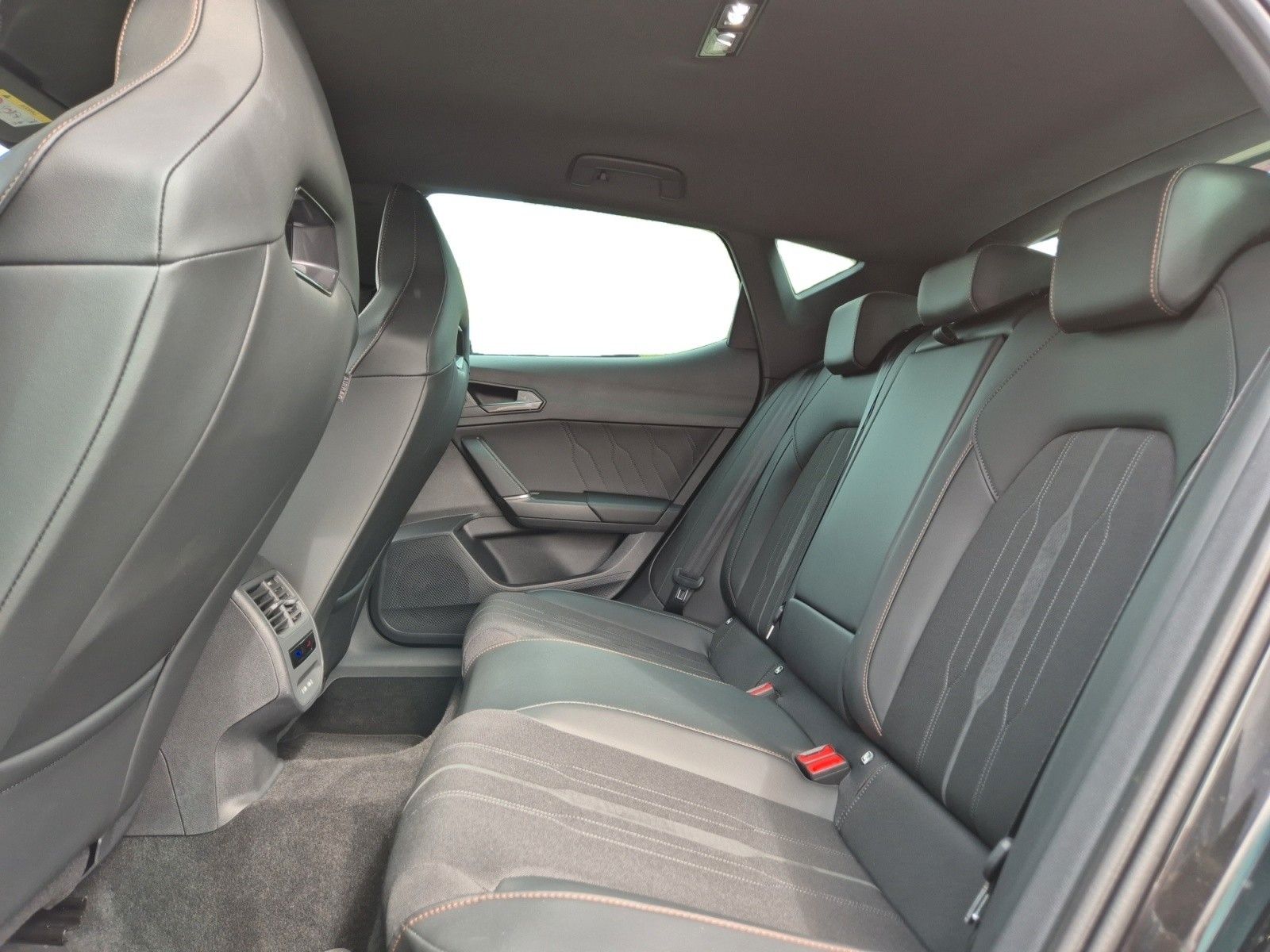 Cupra Leon 1.5 eTSI - Samsaru's Car Outlet