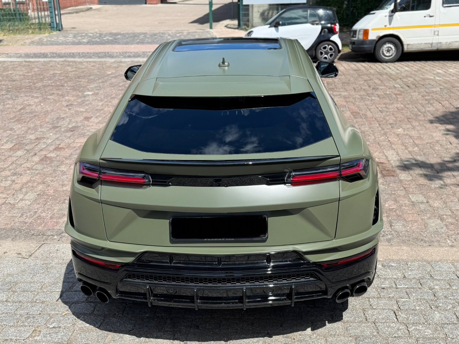 Lamborghini Urus 4.0 V8 S - Samsaru's Car Outlet