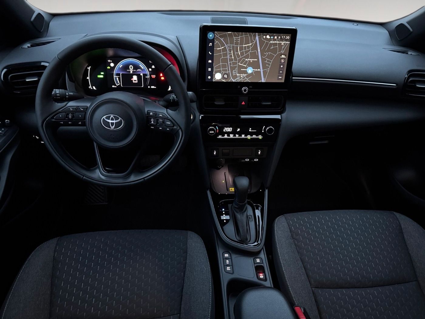 Toyota Yaris Cross 1,5 Teamplayer Winter+Safety ACC+LED