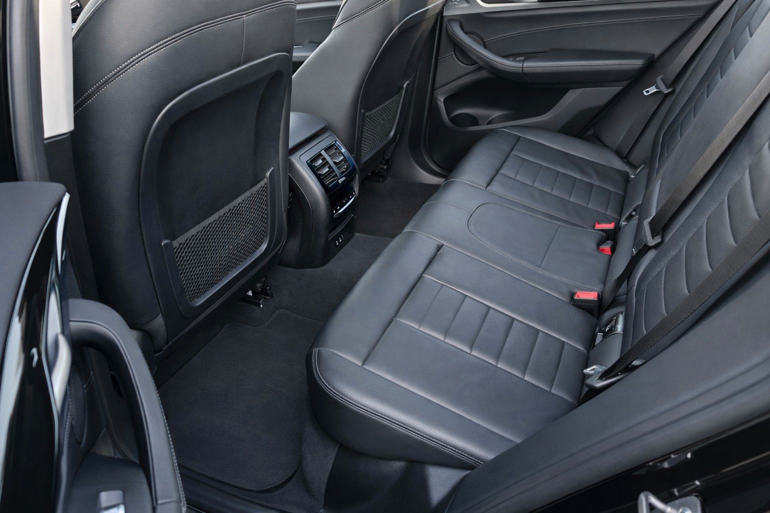 BMW X3 xD20d xLine KAM HUD PANO AHK LEDER