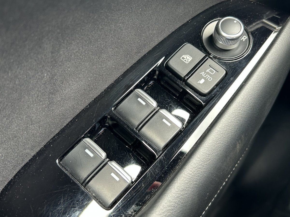 Mazda 6 SK 2.5 194PS AT TAKUMI SUNR Matrix-LED 360°