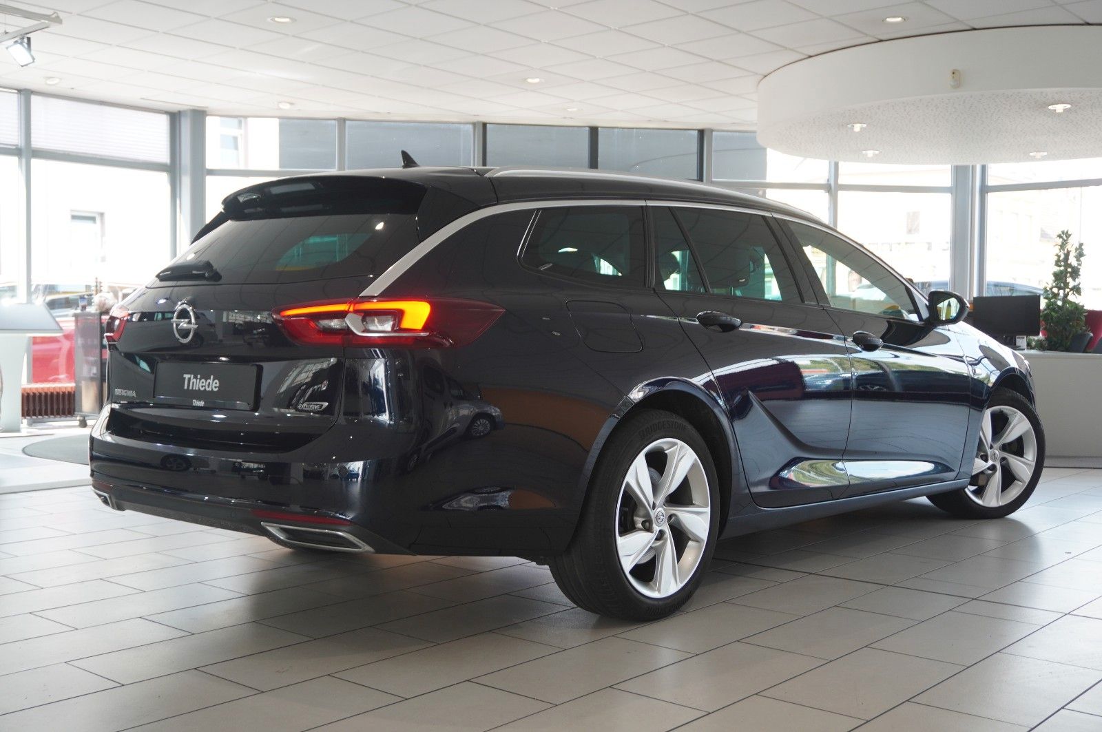 Opel Insignia B ST 2.0D INNOV. 4X4 - Samsaru's Car Outlet