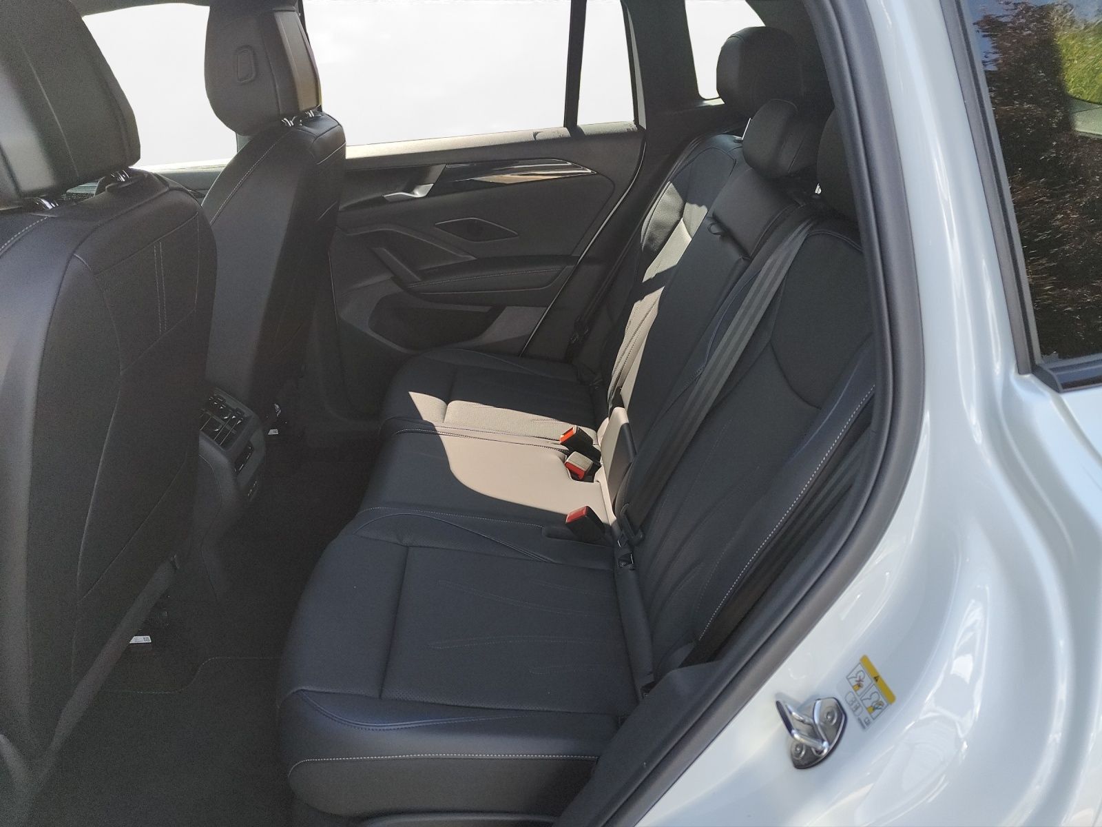 Volkswagen Tiguan R-Line 1,5 l eHybrid  AHK,Massagesitz