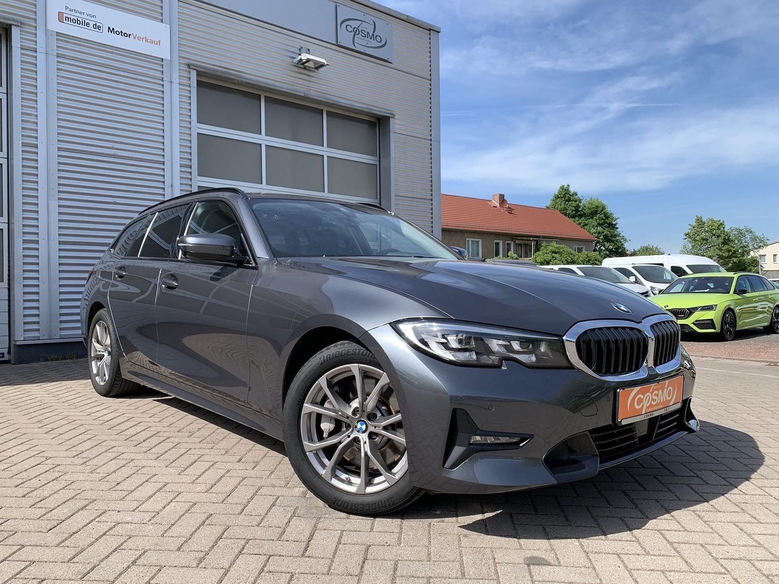BMW 330i Touring Sport Line - Samsaru's Car Outlet
