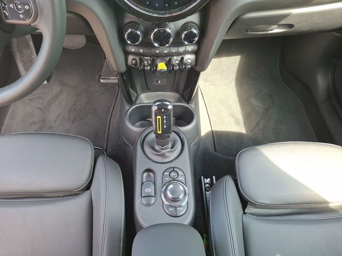 MINI Cooper SE 3-T. Classic - Samsaru's Car Outlet