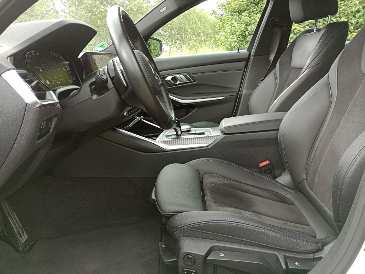 BMW 320i xDrive M Sport - Samsaru's Car Outlet