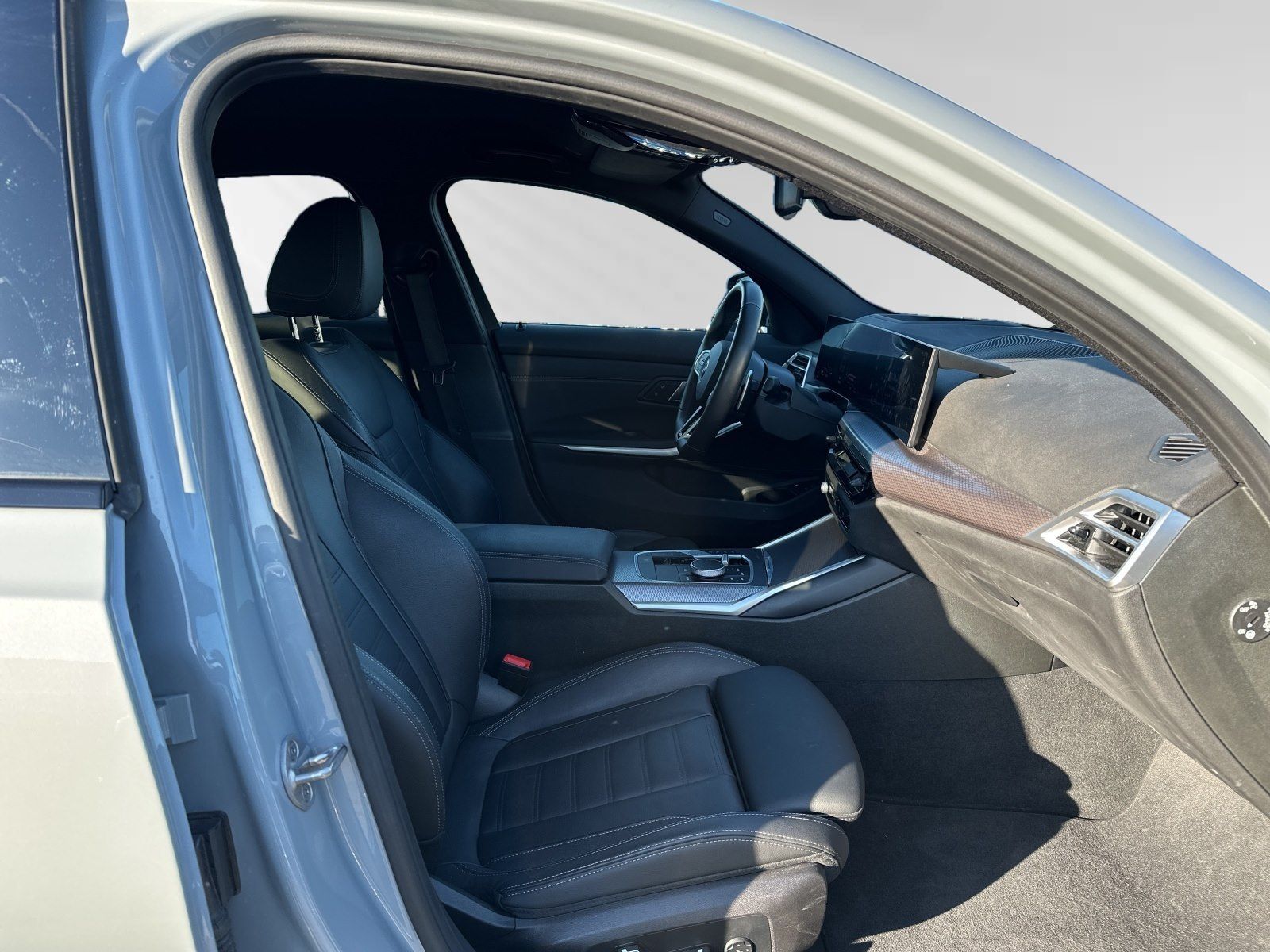BMW 330e xDrive M Sport|Head-Up|Stop&Go|PA+|DA