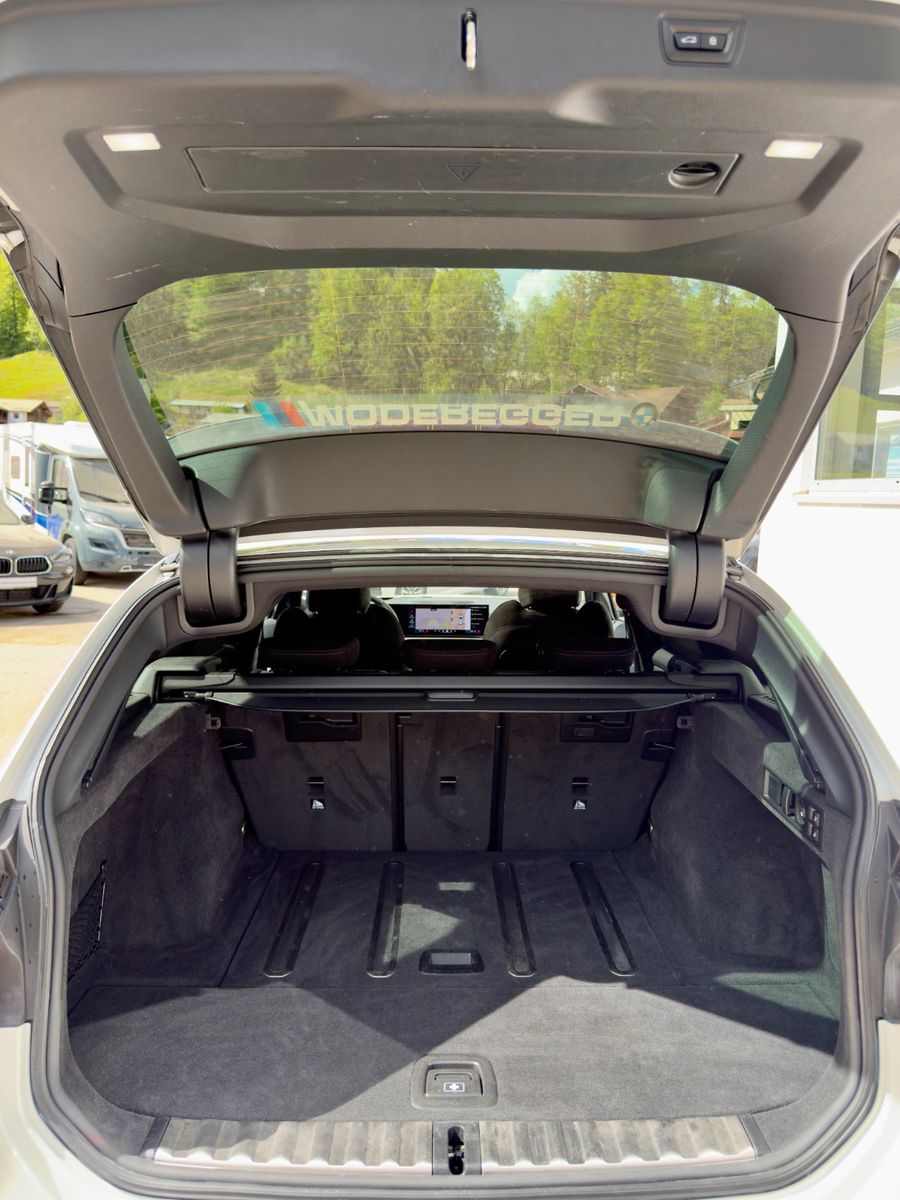 BMW 320d xDrive Touring M Sport Pro AHK|Pano|NP82800