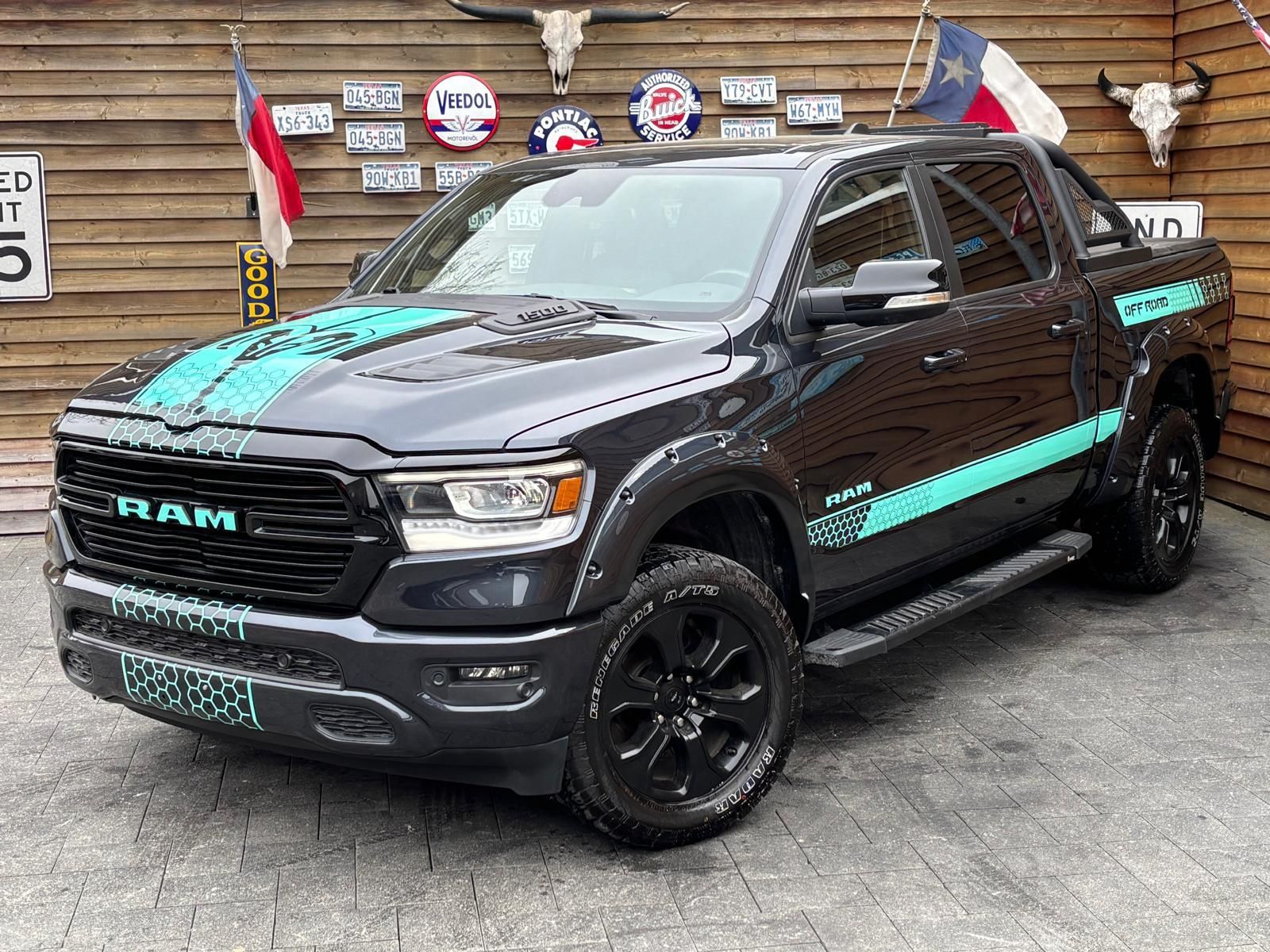 Dodge RAM 1500 Laramie 5.7L PANO 4x4 AHK