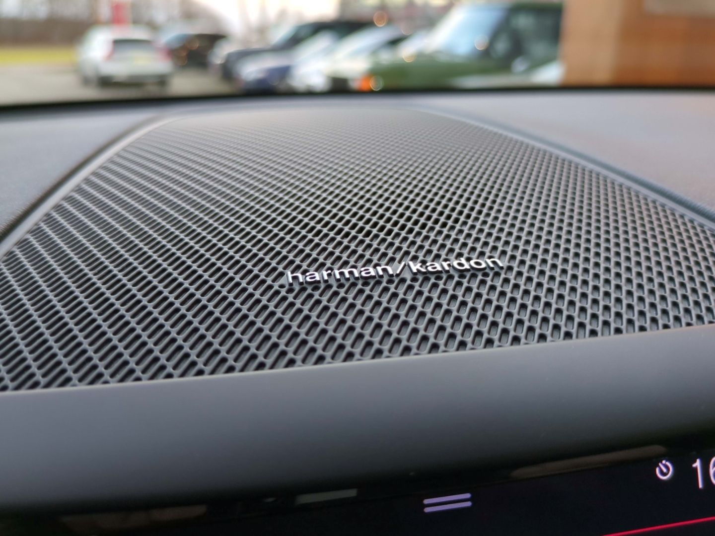 Volvo XC60 R Design Recharge Plug-In Hybrid AWD T8 Twi