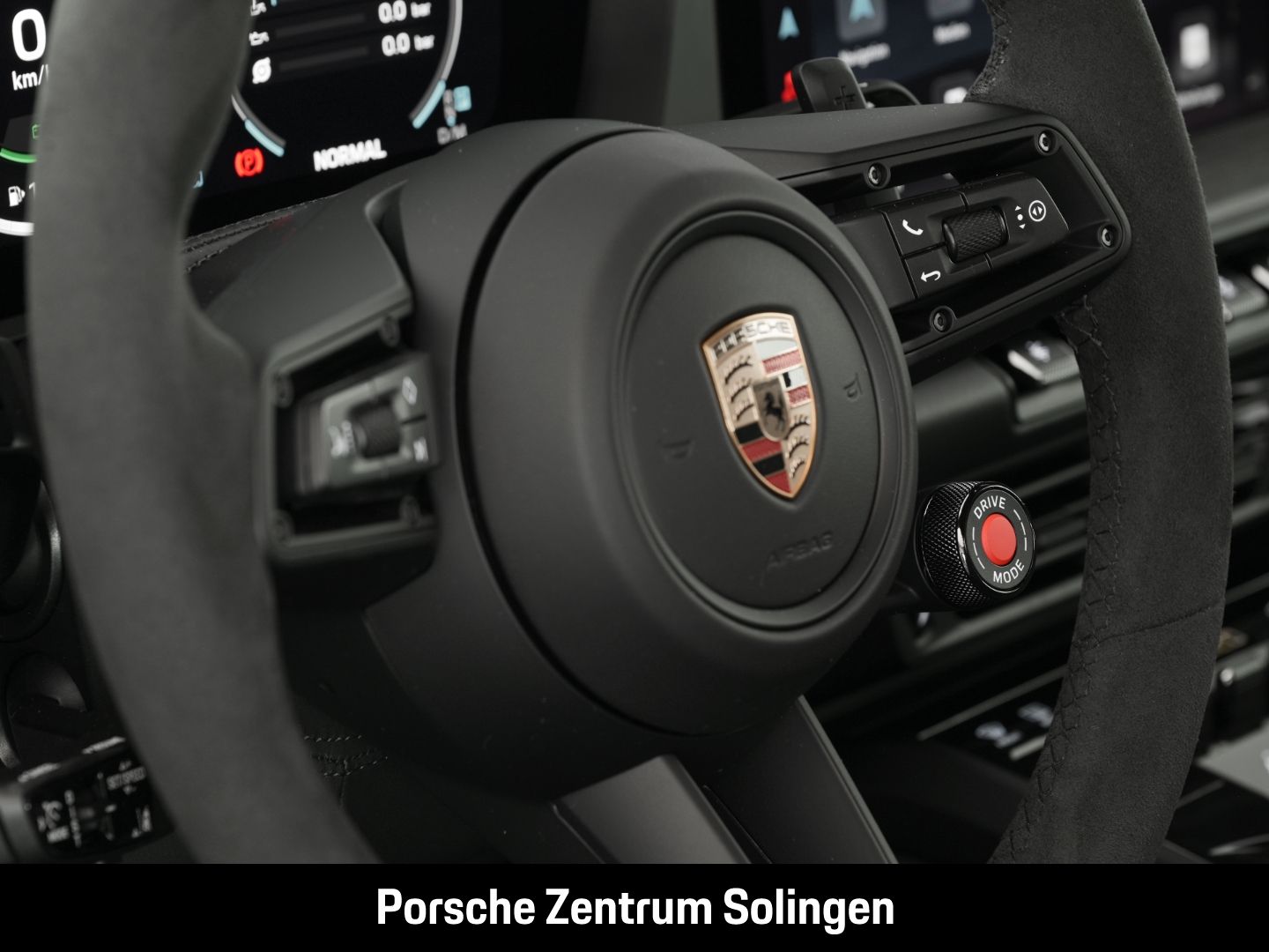 Porsche 911 Carrera 4 GTS Cabriolet HD-Matrix Lift Bose