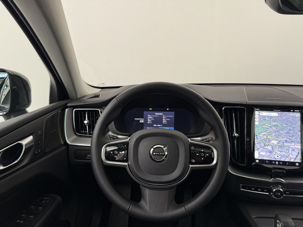 Volvo XC60 B5 AWD Ultra Dark *AHK*21-Zoll*360°*Luft-Fa