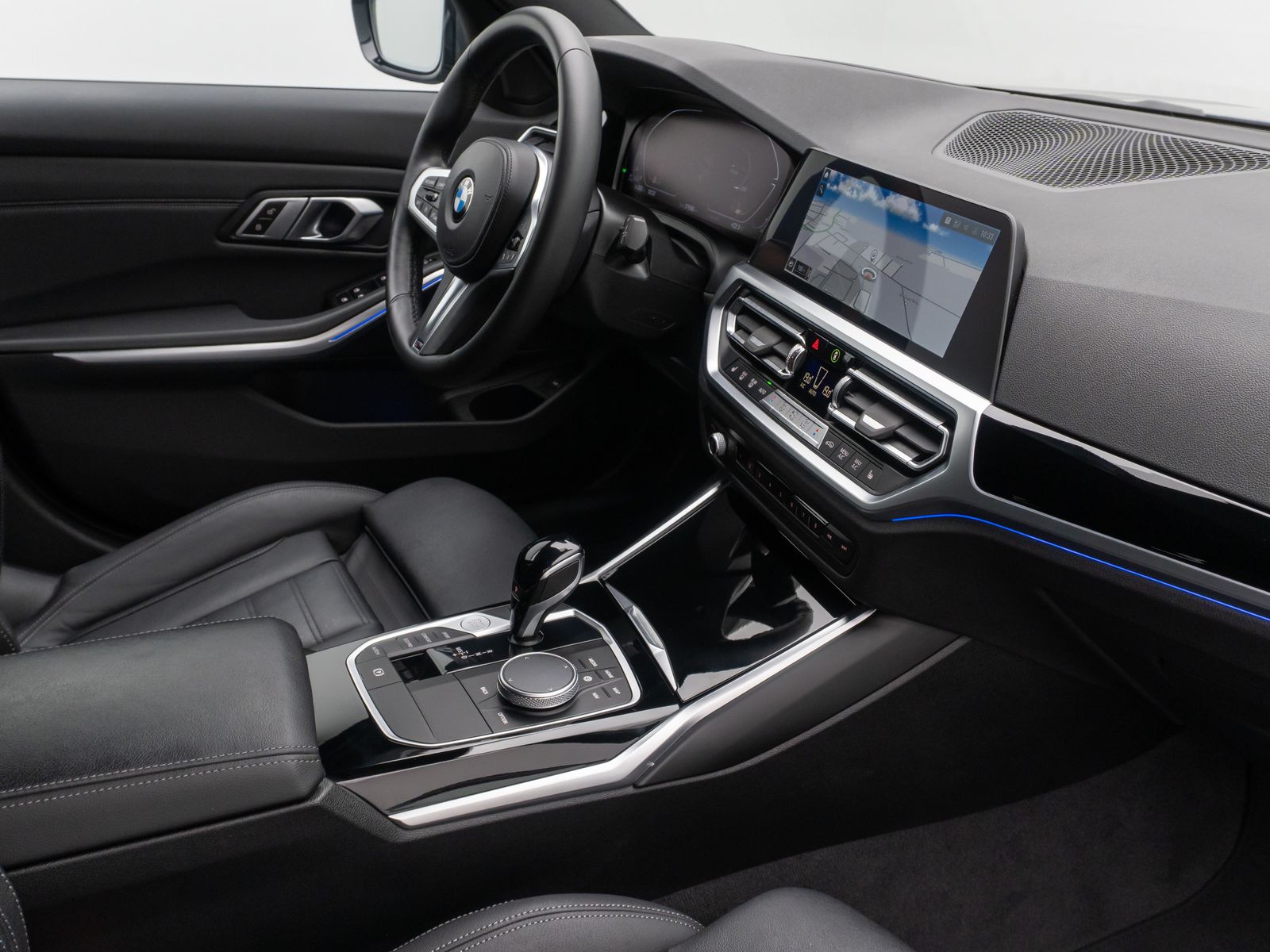 BMW 320d Sport Line - Samsaru's Car Outlet