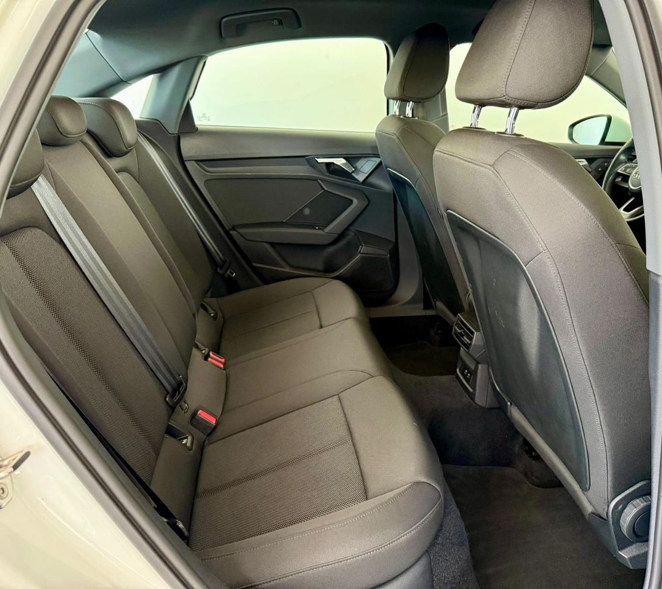 Audi A3 Limousine 30 TDI advanced - Samsaru's Car Outlet
