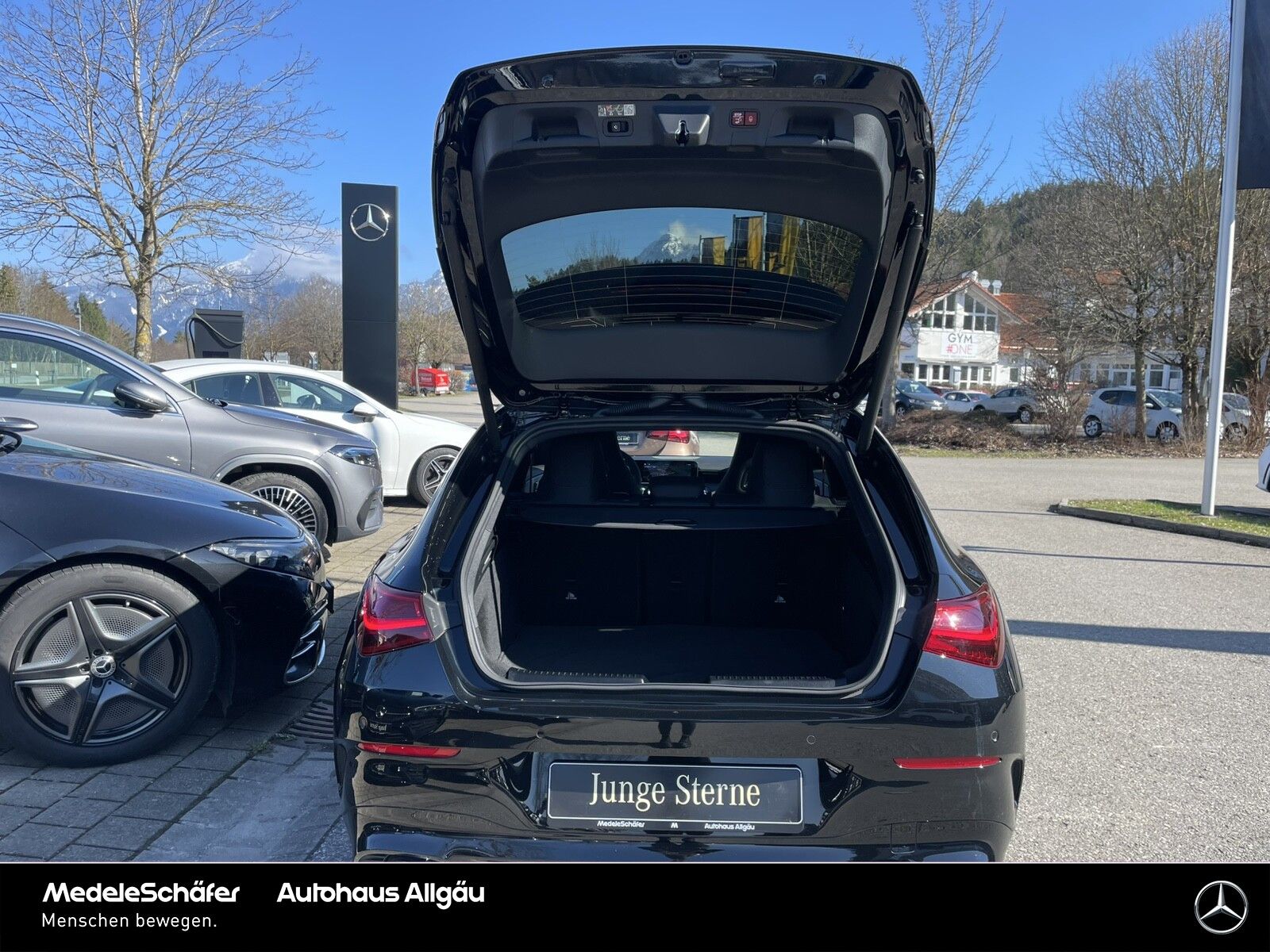 Mercedes-Benz CLA 35 AMG Shooting Brake 4M - Samsaru's Car Outlet