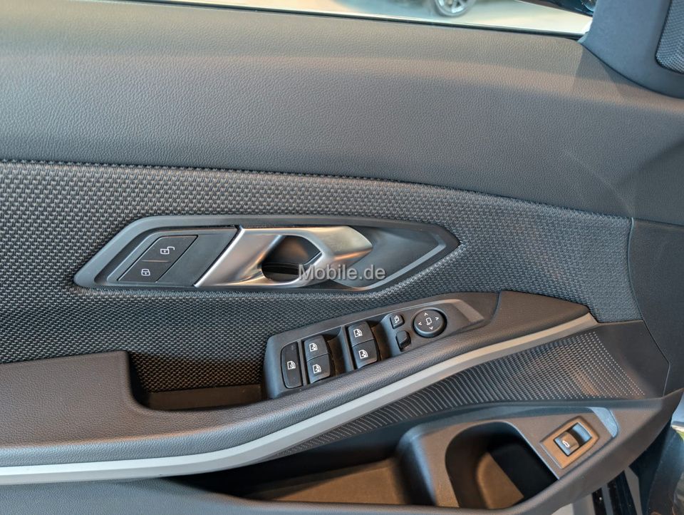 BMW 320d xDrive Touring - Samsaru's Car Outlet