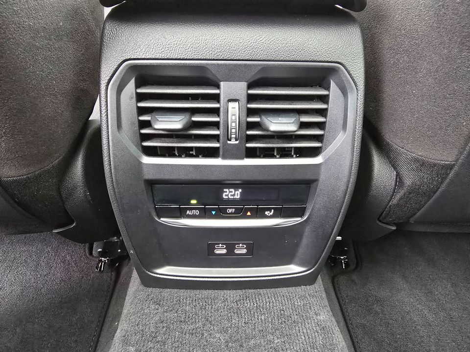 BMW 320d xDrive Touring M Sportpaket*Pano*HIFI*19"LM