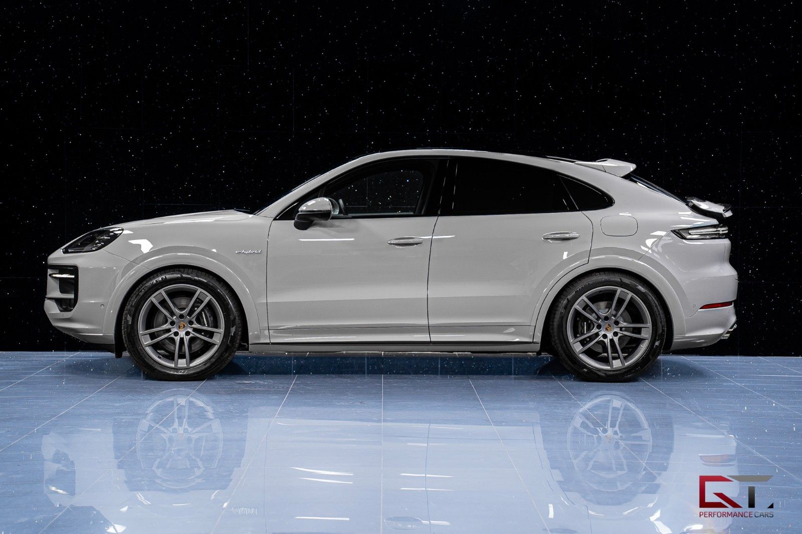 Porsche Cayenne E-Hyb Coupé 2025 Club SportDesign 18 Way