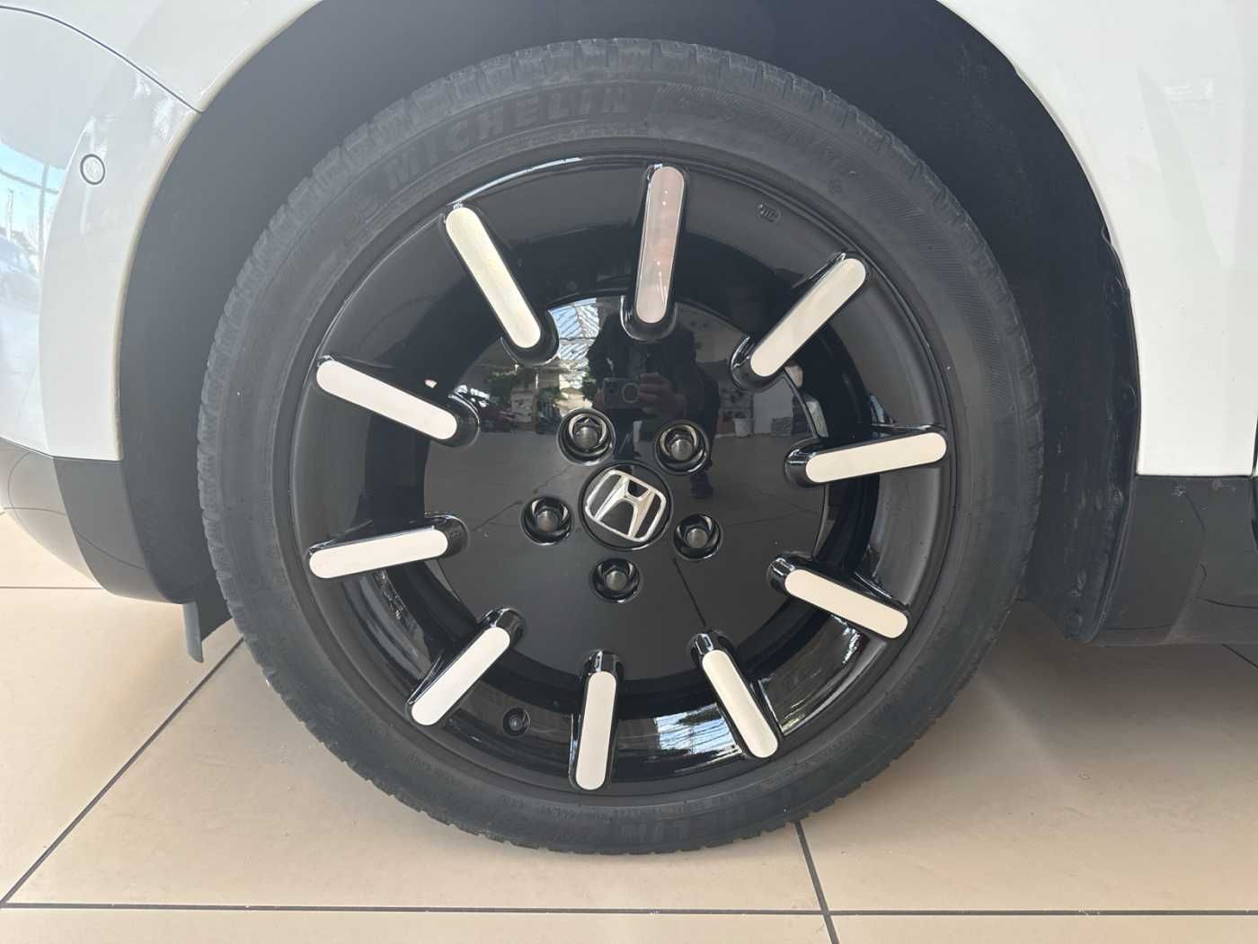 Honda e e Advance 17-Zoll *Ganzjahresreifen*