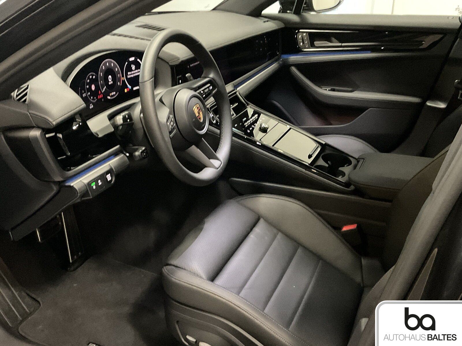 Porsche Panamera 4 Pano/Luft/Inno/4+1/Spur/BeiDis/AHK