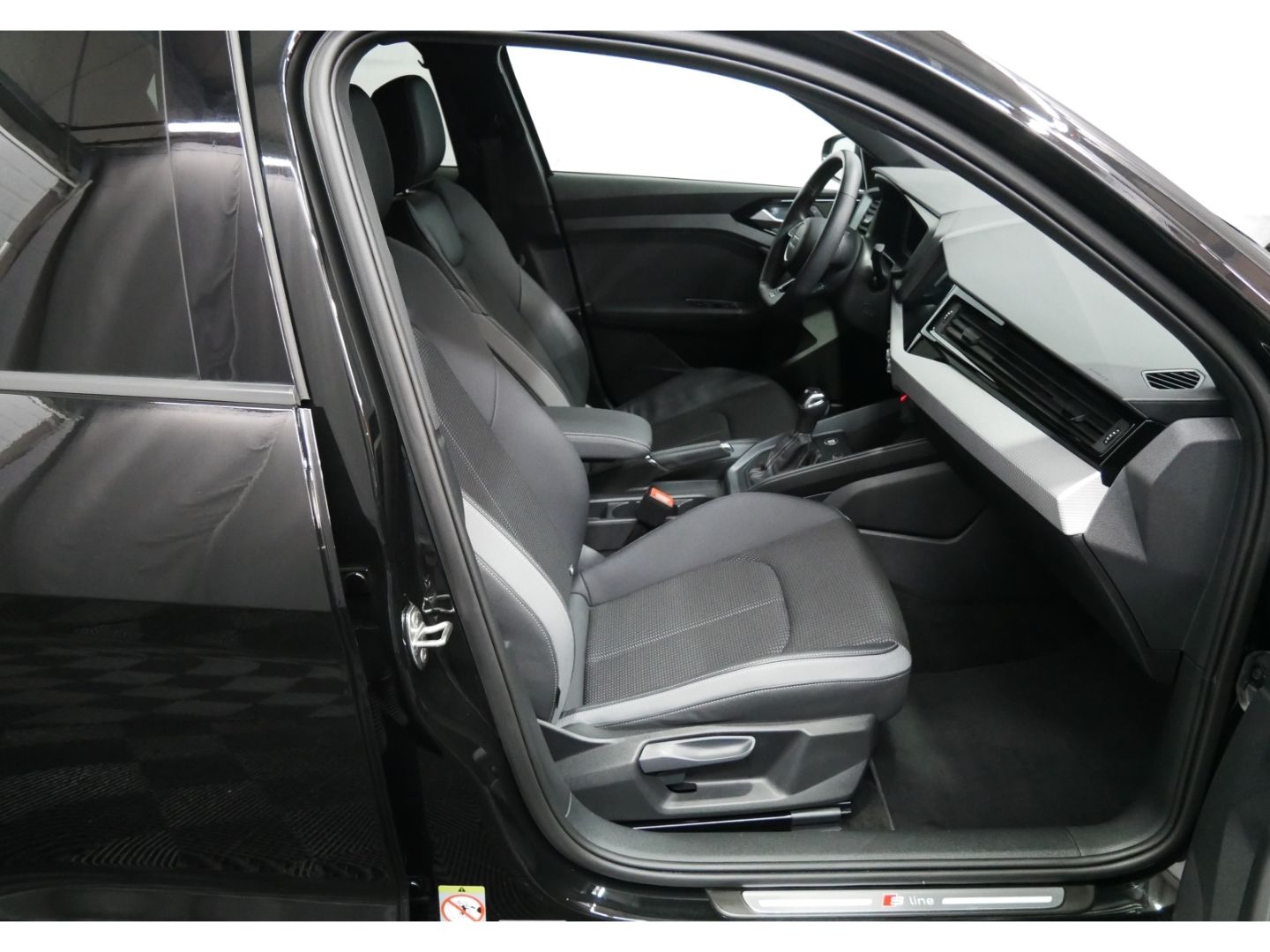 Audi A1 SB 30 TFSI S line LED+MMI+Leder+Virtual+PDC