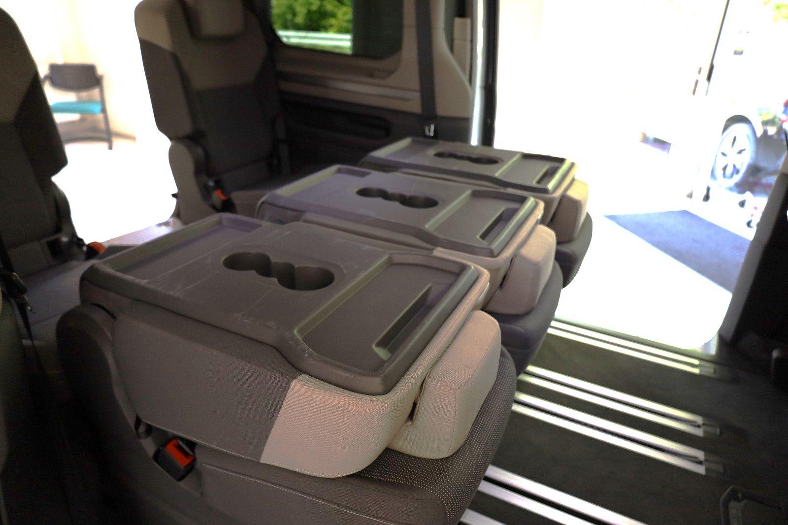 Volkswagen T7 2.0 TDI Multivan Edition - Samsaru's Car Outlet
