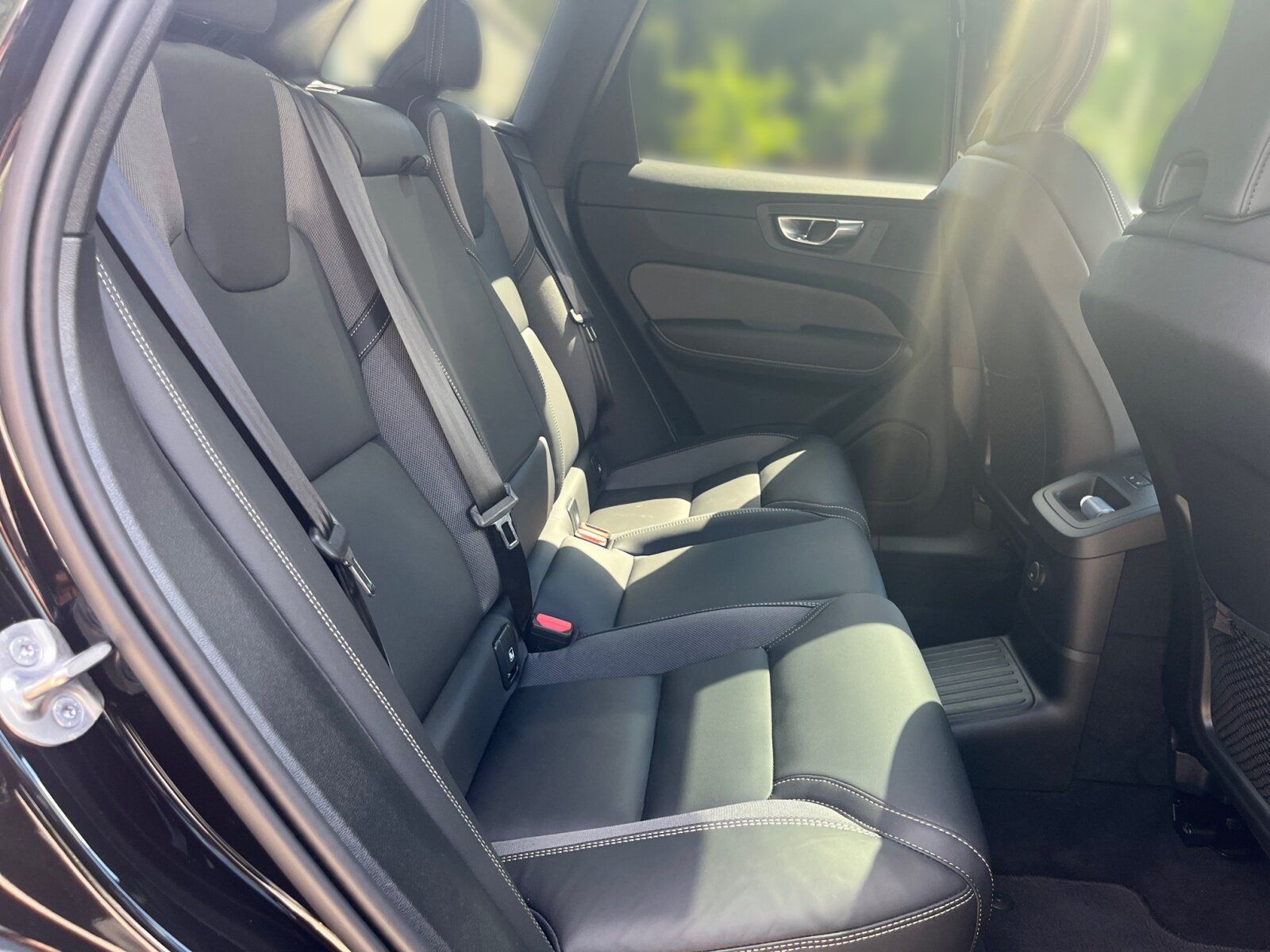 Volvo XC 60 T8 AWD Ultra Dark AHK+SITZH+KLIMA+360°RFK